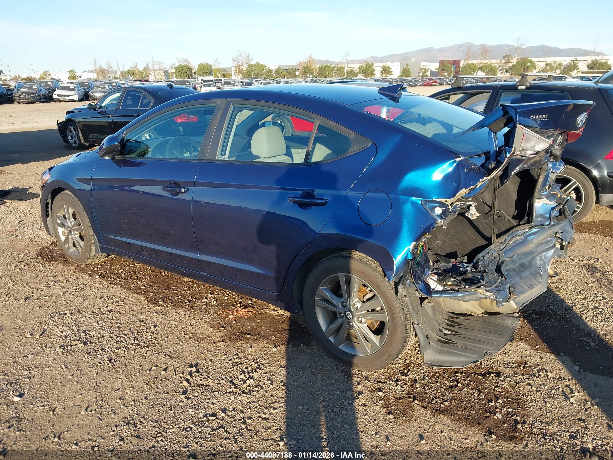 HYUNDAI ELANTRA image 3