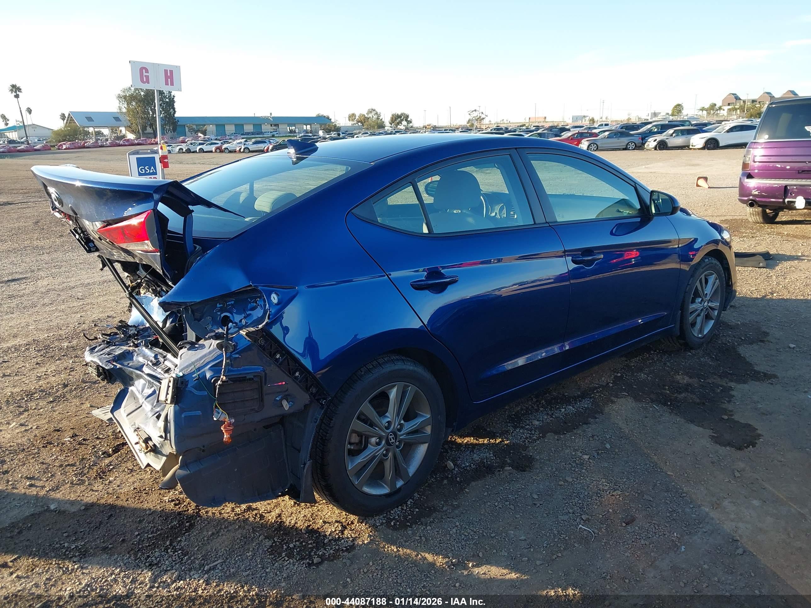 HYUNDAI ELANTRA image 4
