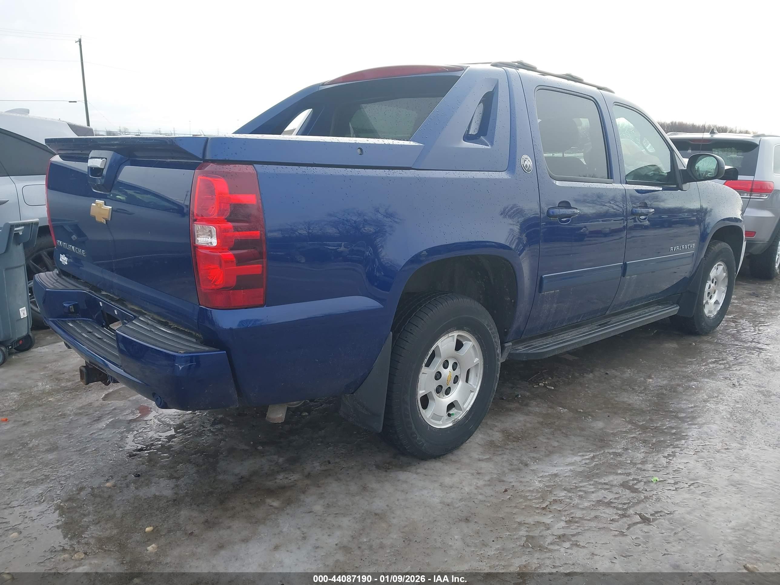 CHEVROLET AVALANCHE image 4