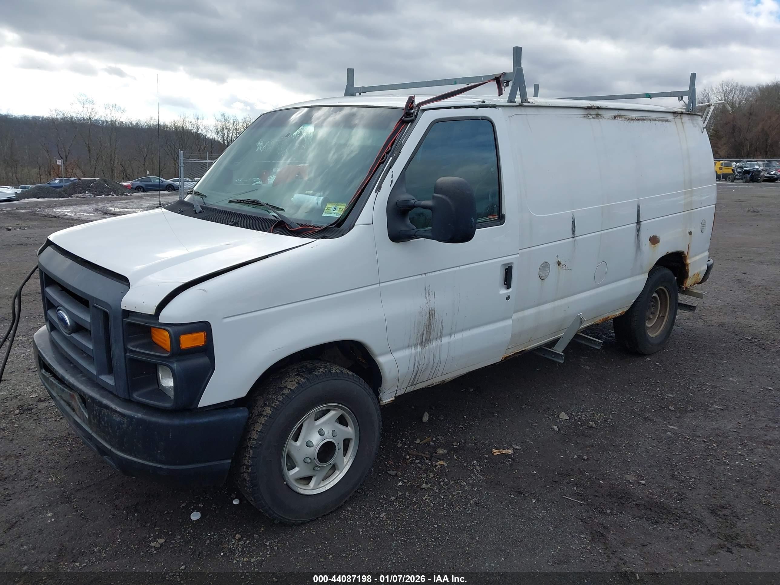 FORD E-250 image 2