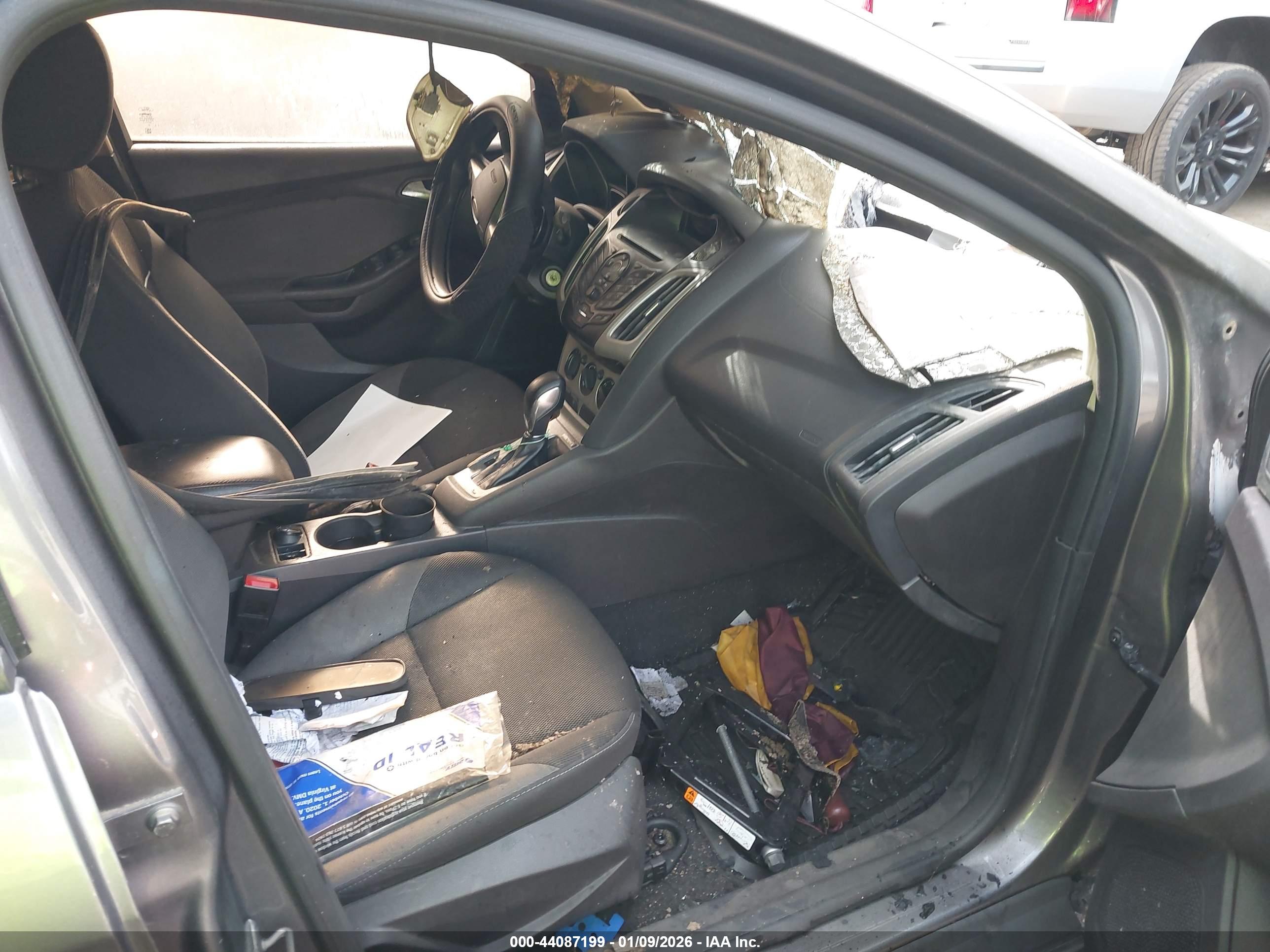 FORD FOCUS image 5