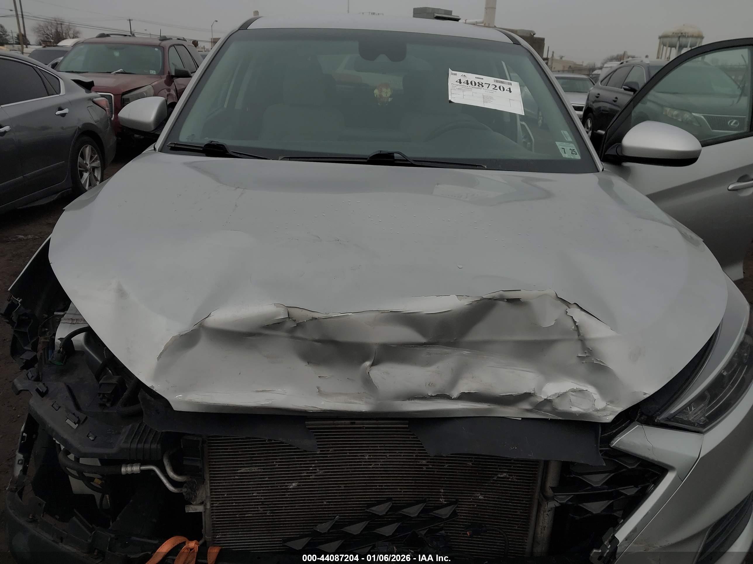 HYUNDAI TUCSON image 10
