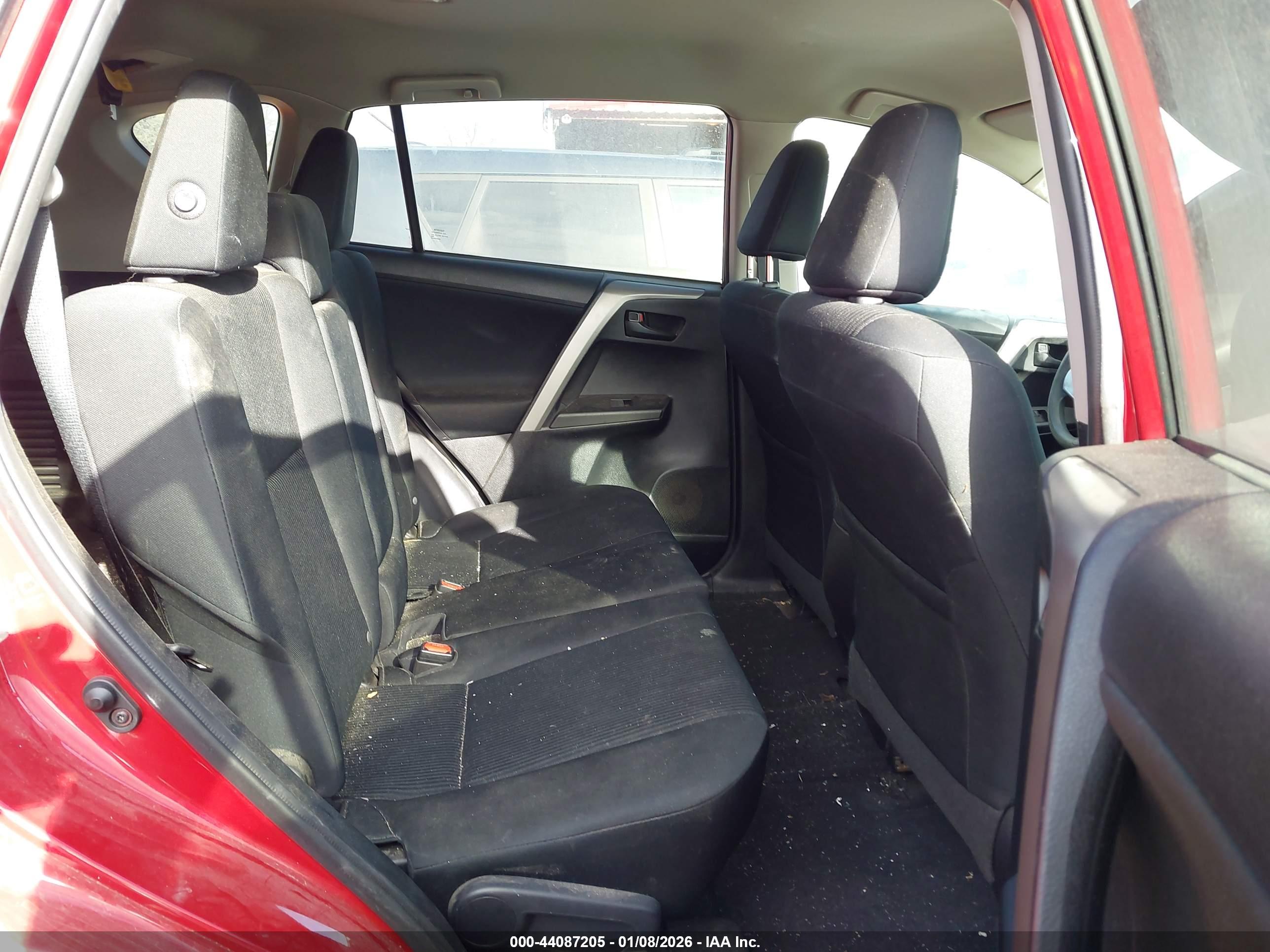 TOYOTA RAV4 image 8