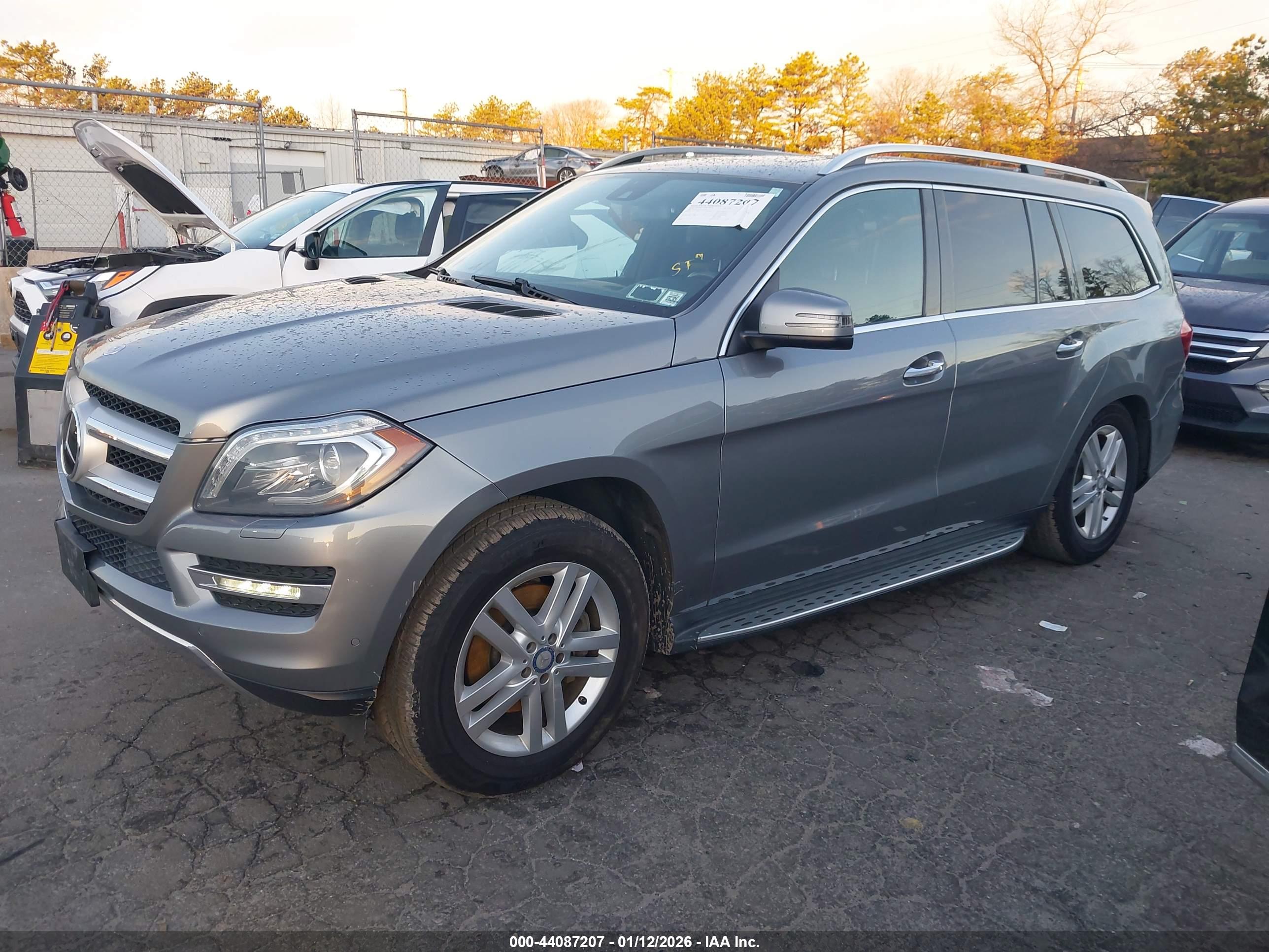 MERCEDES-BENZ GL image 2