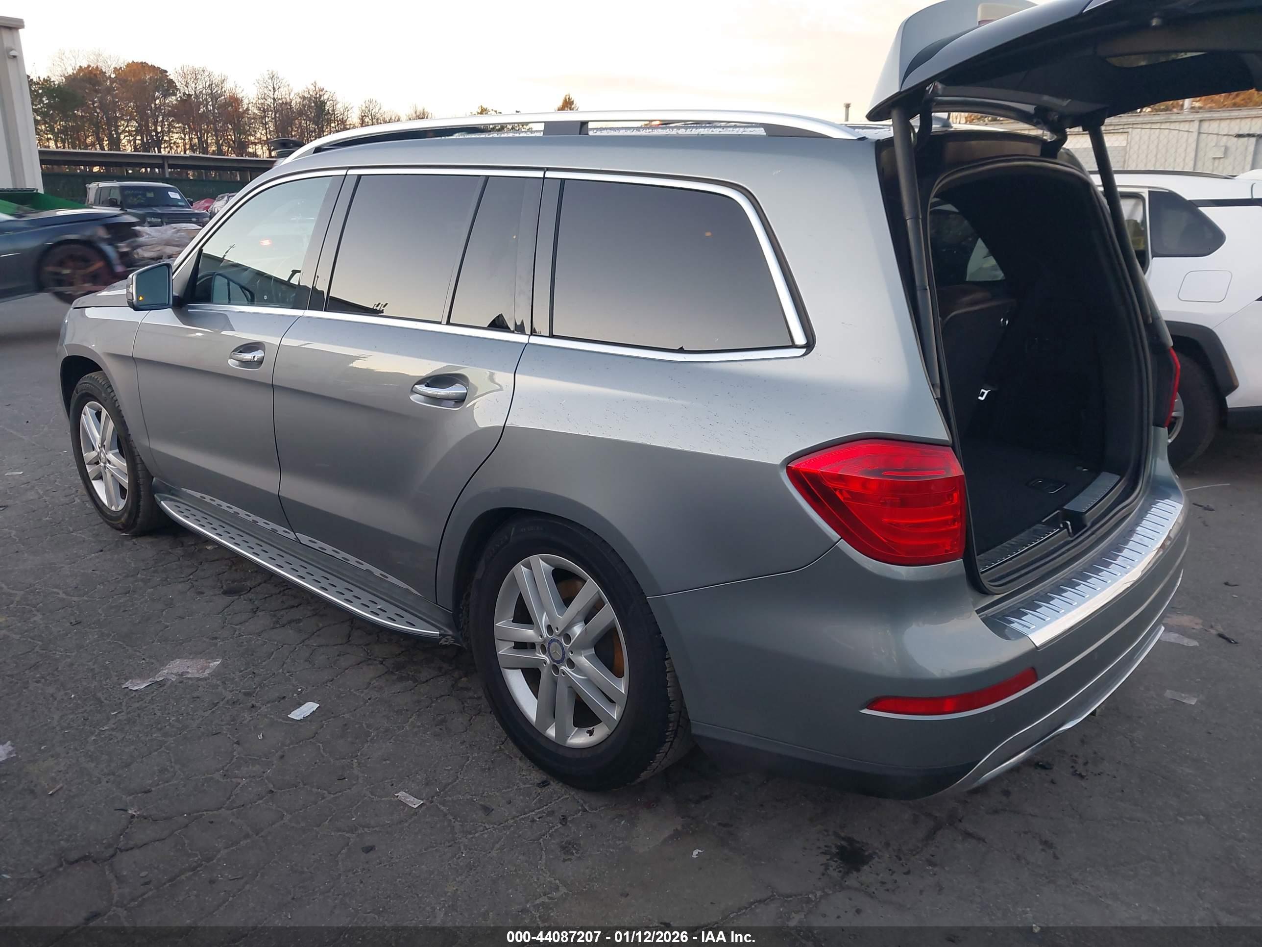 MERCEDES-BENZ GL image 3