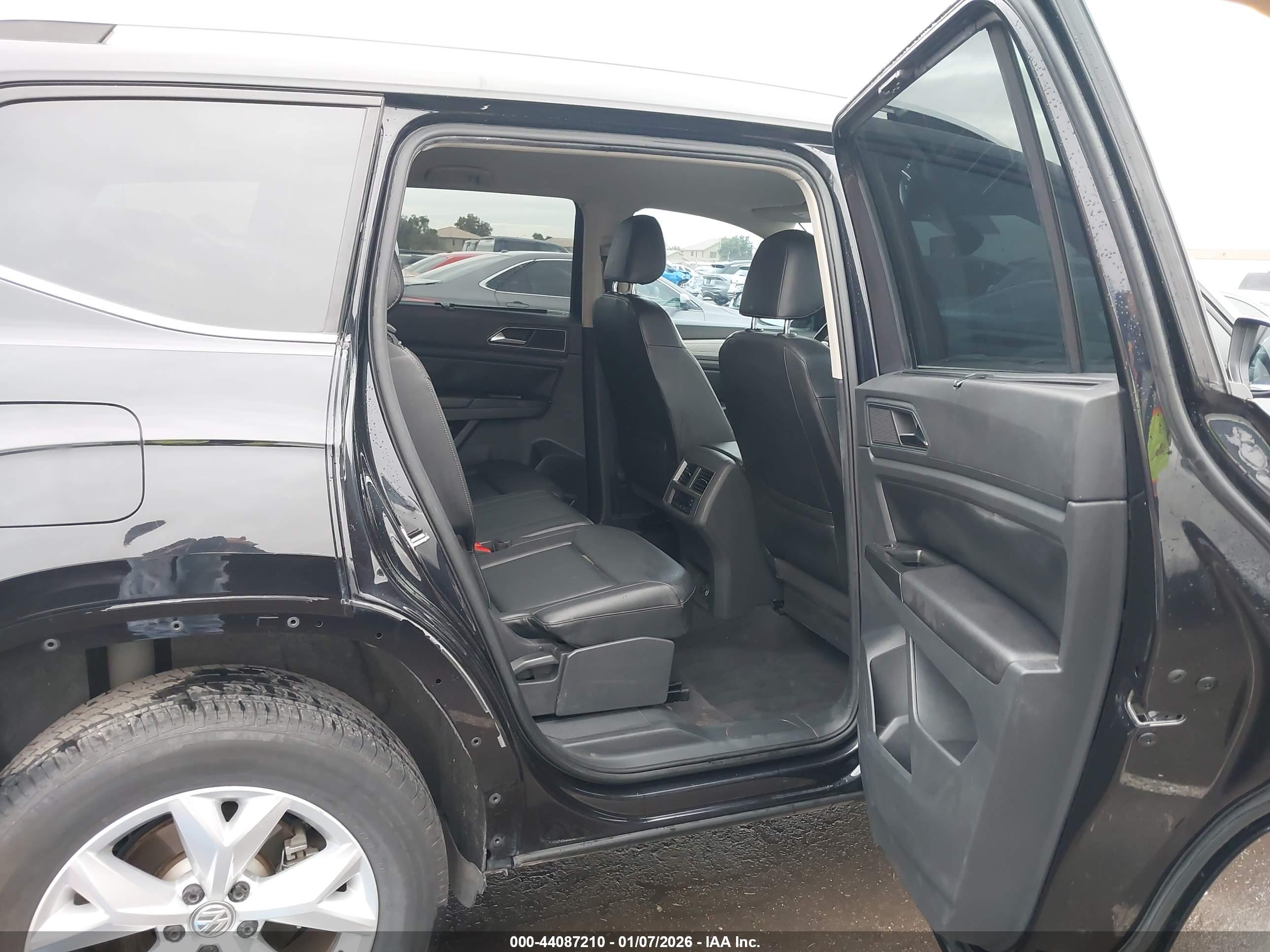 VOLKSWAGEN ATLAS image 8