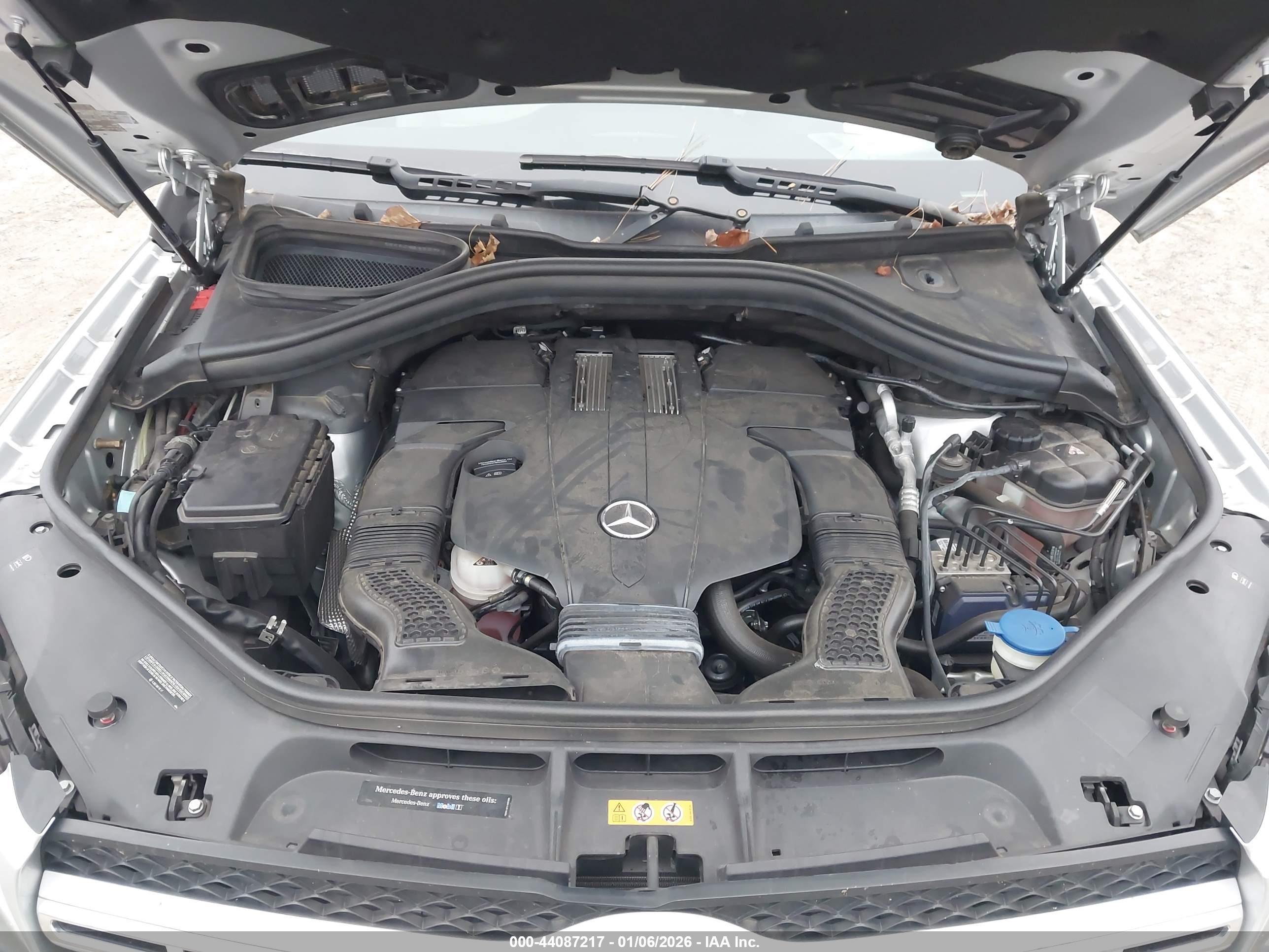 MERCEDES-BENZ GLS image 10