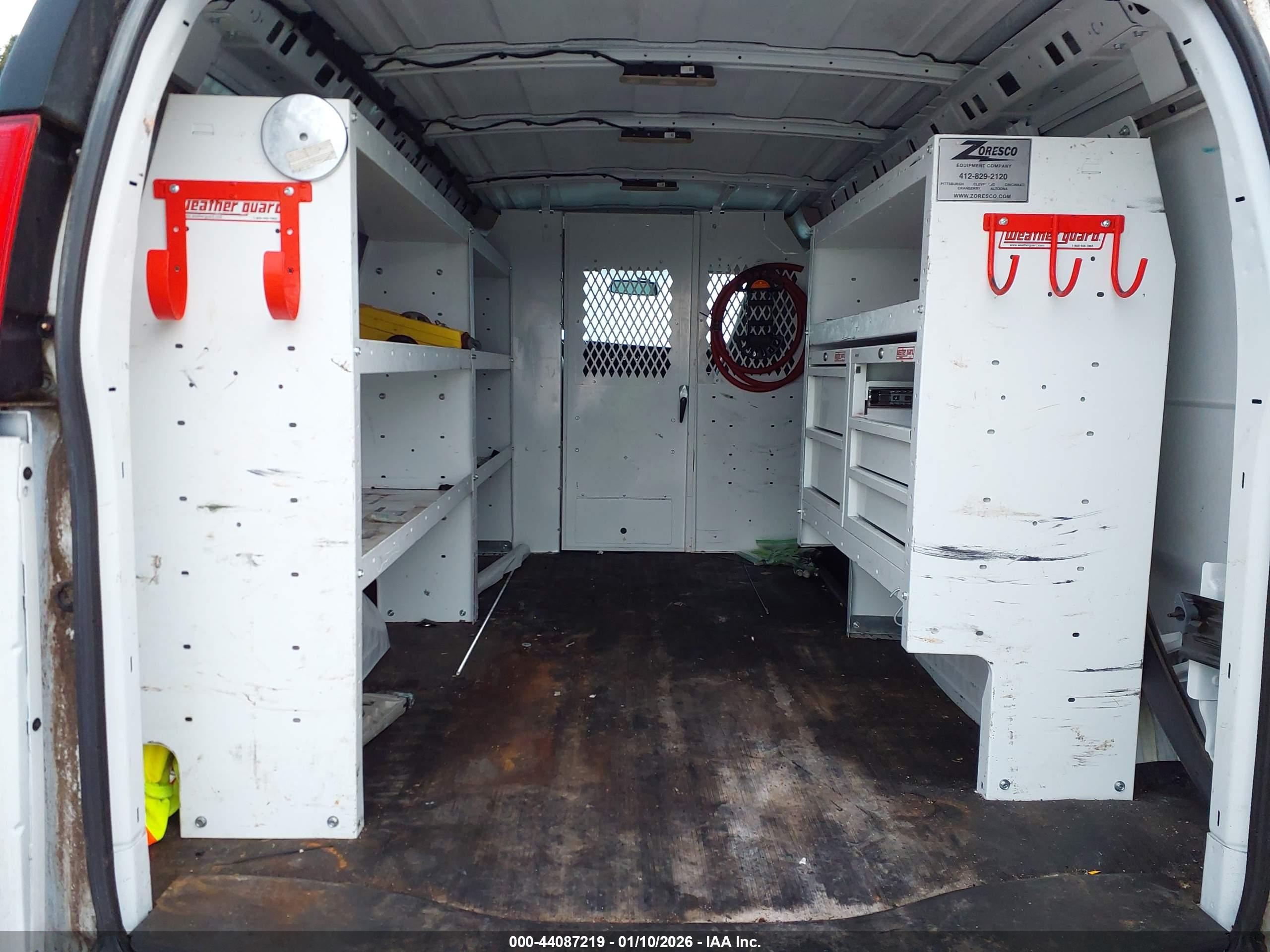 GMC SAVANA image 8