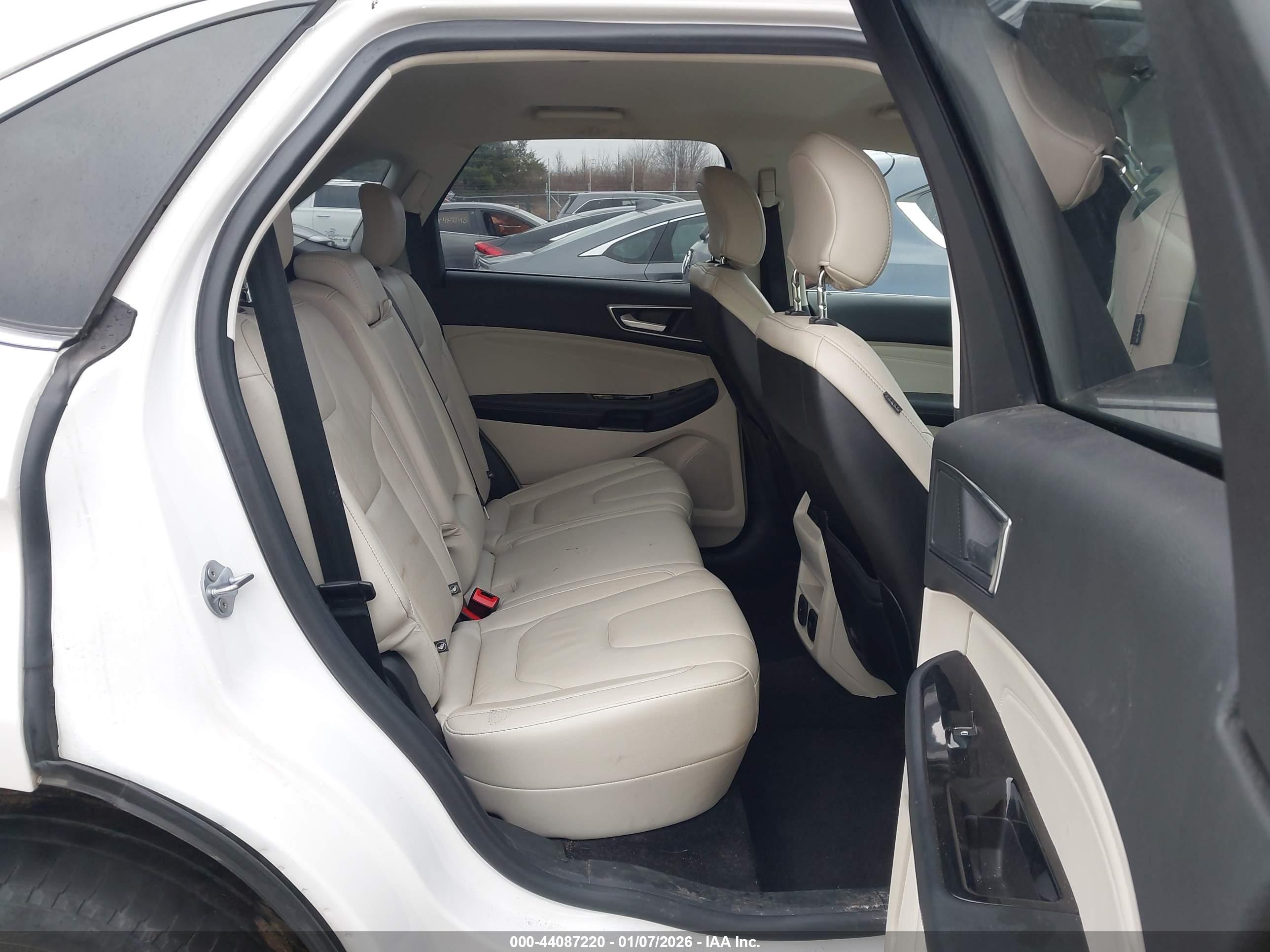 FORD EDGE image 8