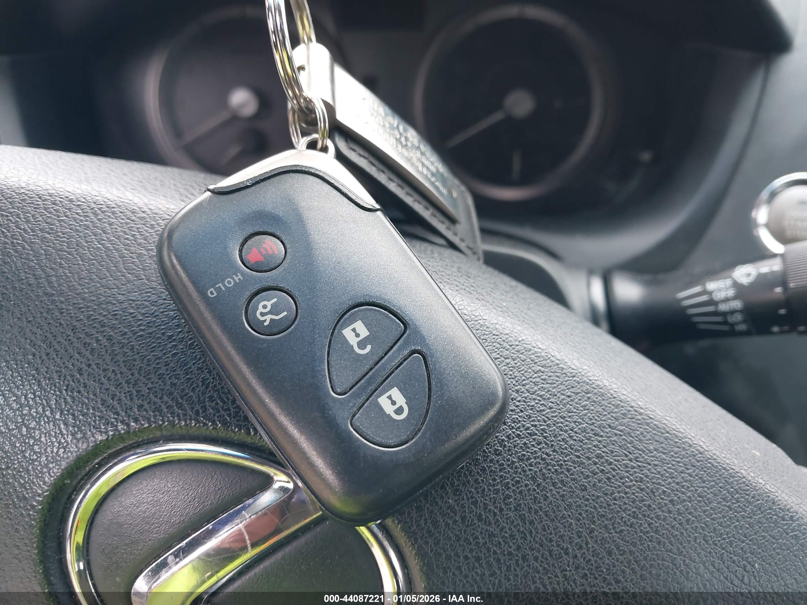 LEXUS ES image 11