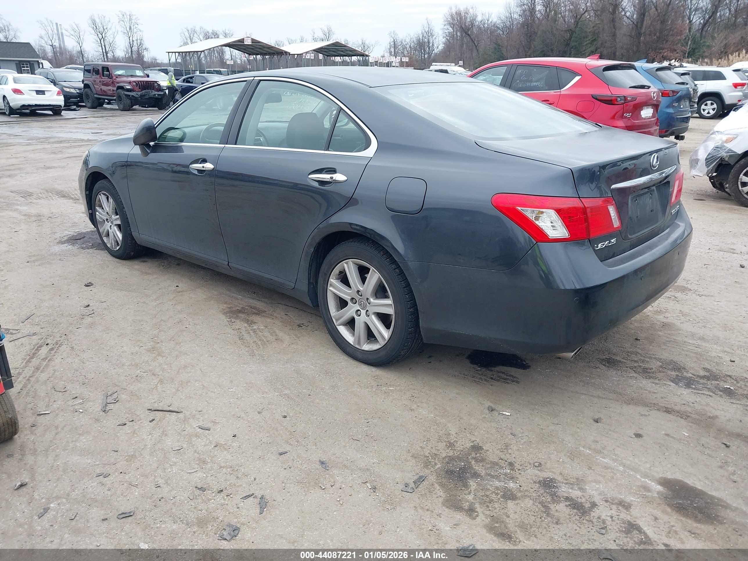 LEXUS ES image 3