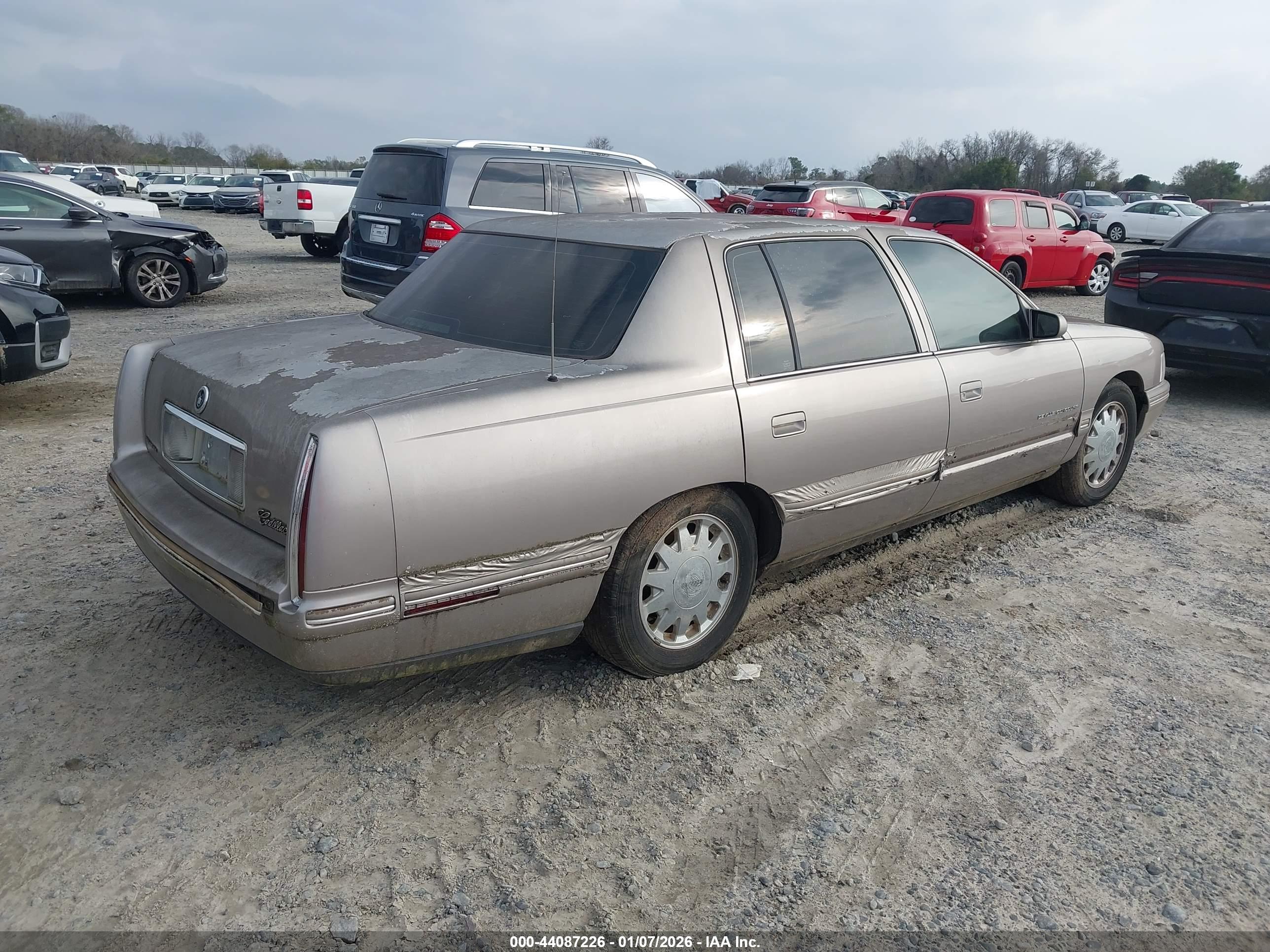 CADILLAC DEVILLE image 4