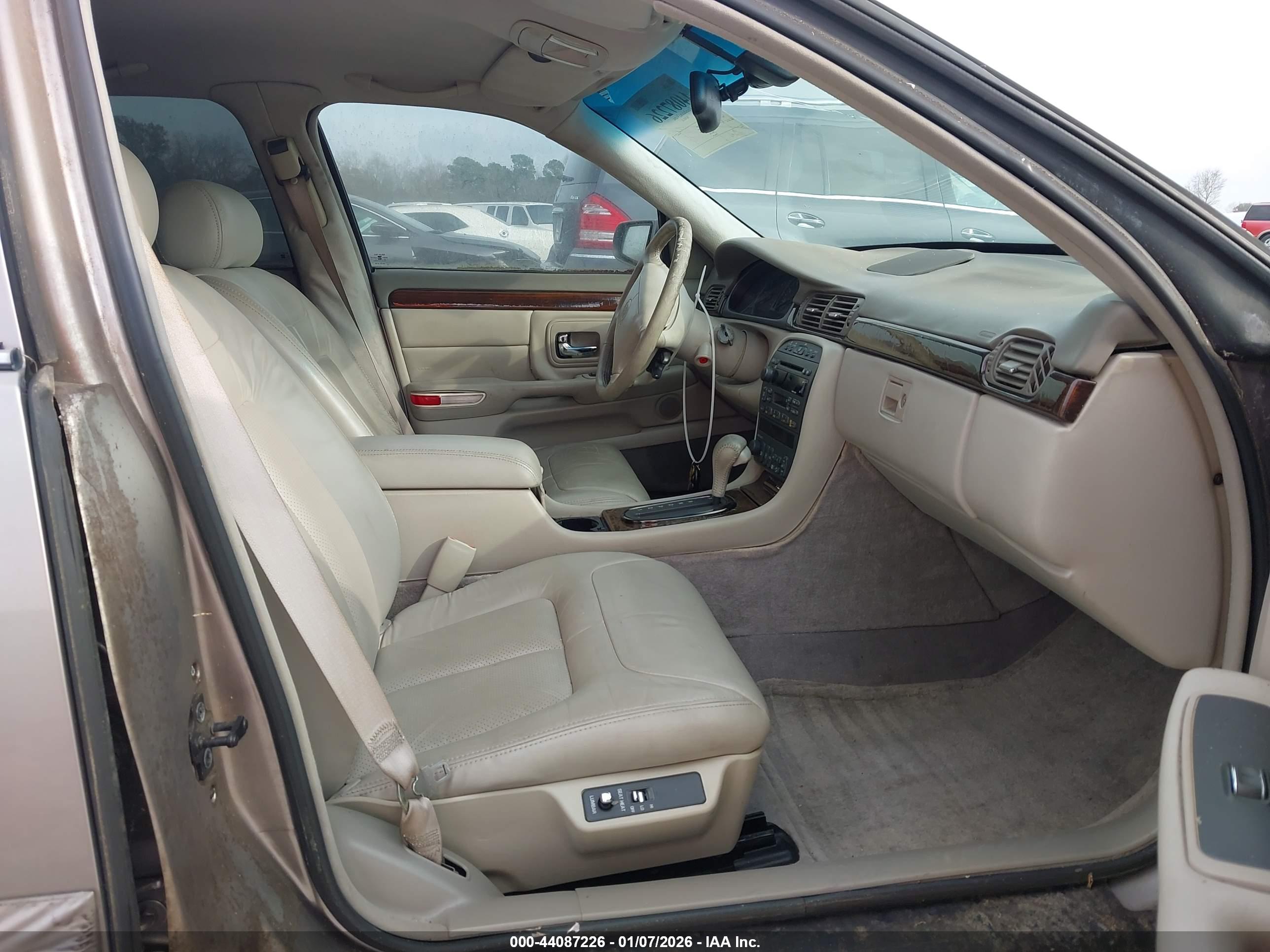 CADILLAC DEVILLE image 5