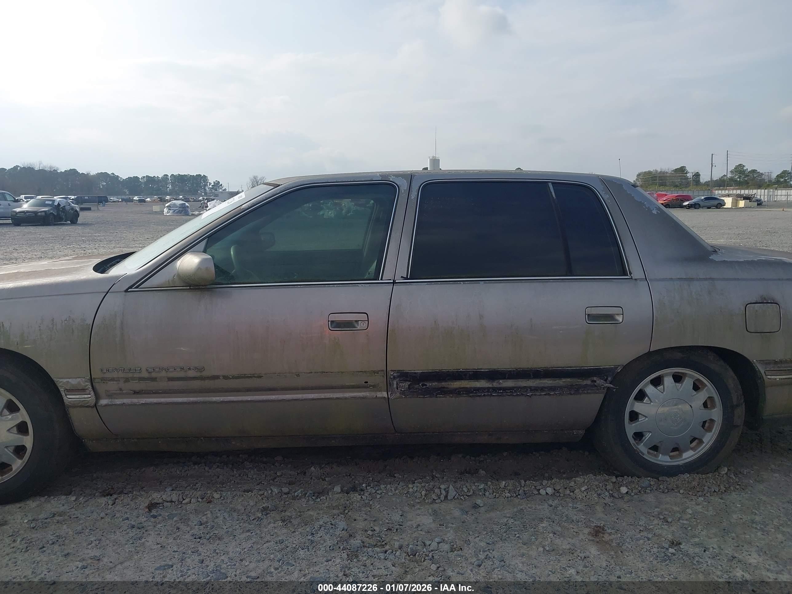 CADILLAC DEVILLE image 6