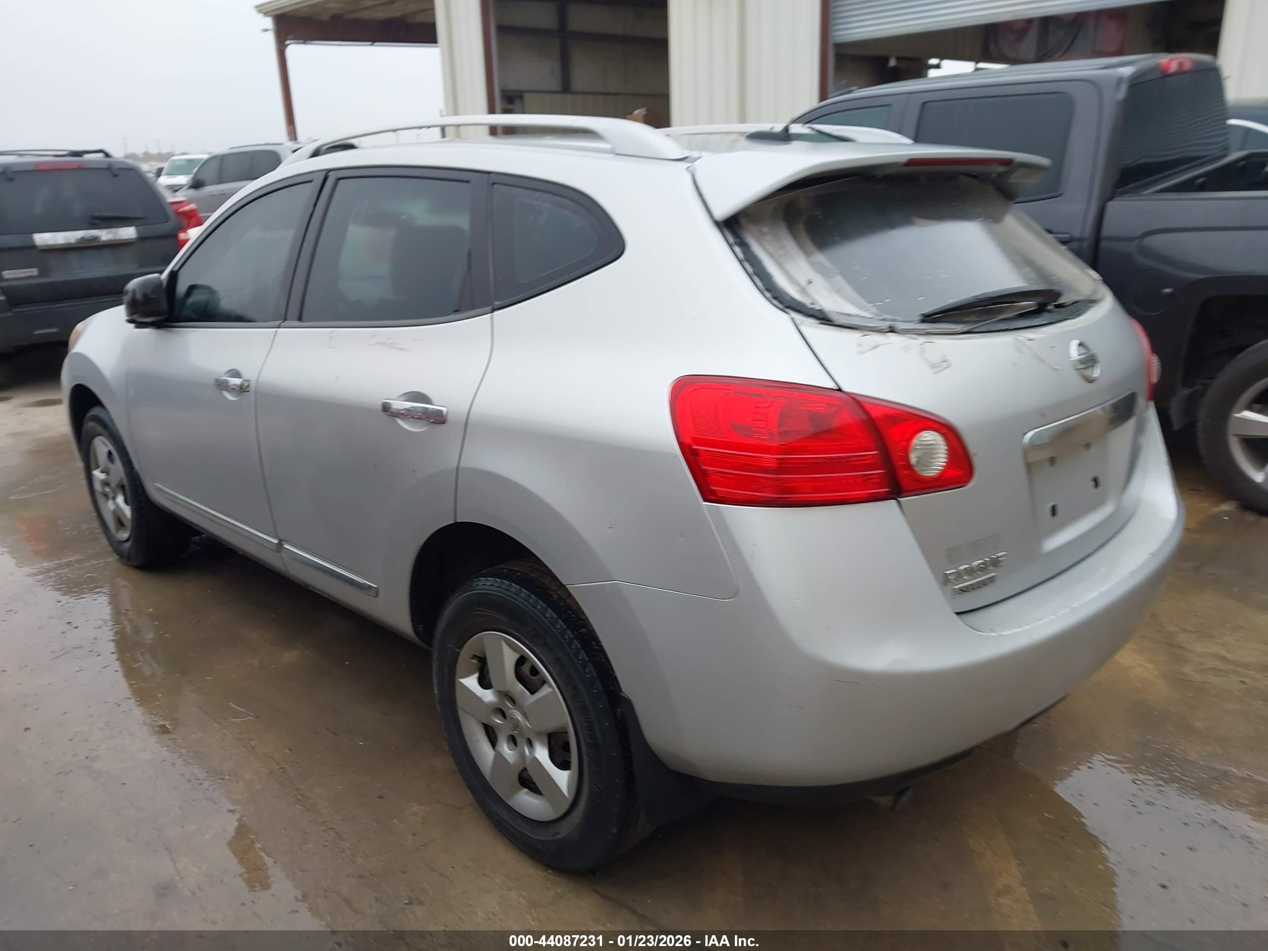 NISSAN ROGUE image 3