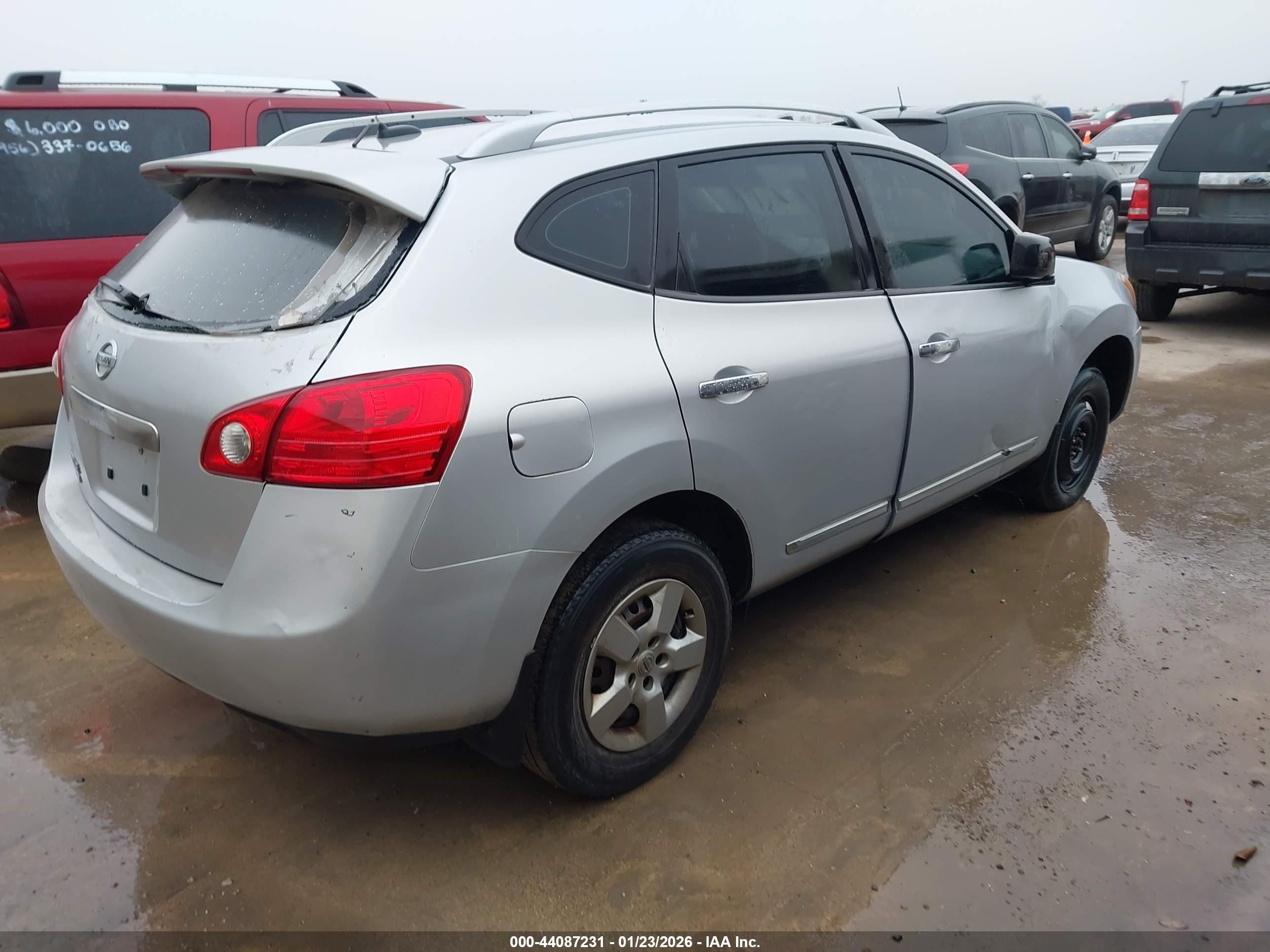 NISSAN ROGUE image 4