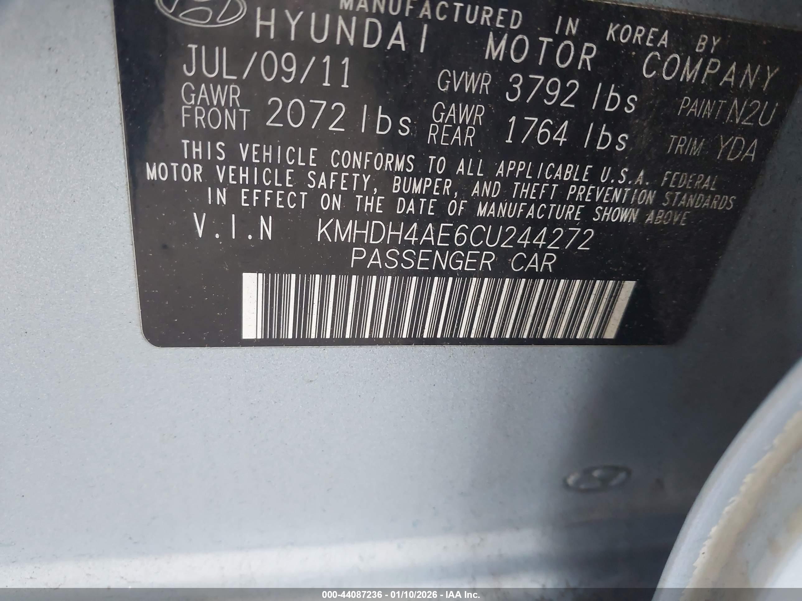 HYUNDAI ELANTRA image 9