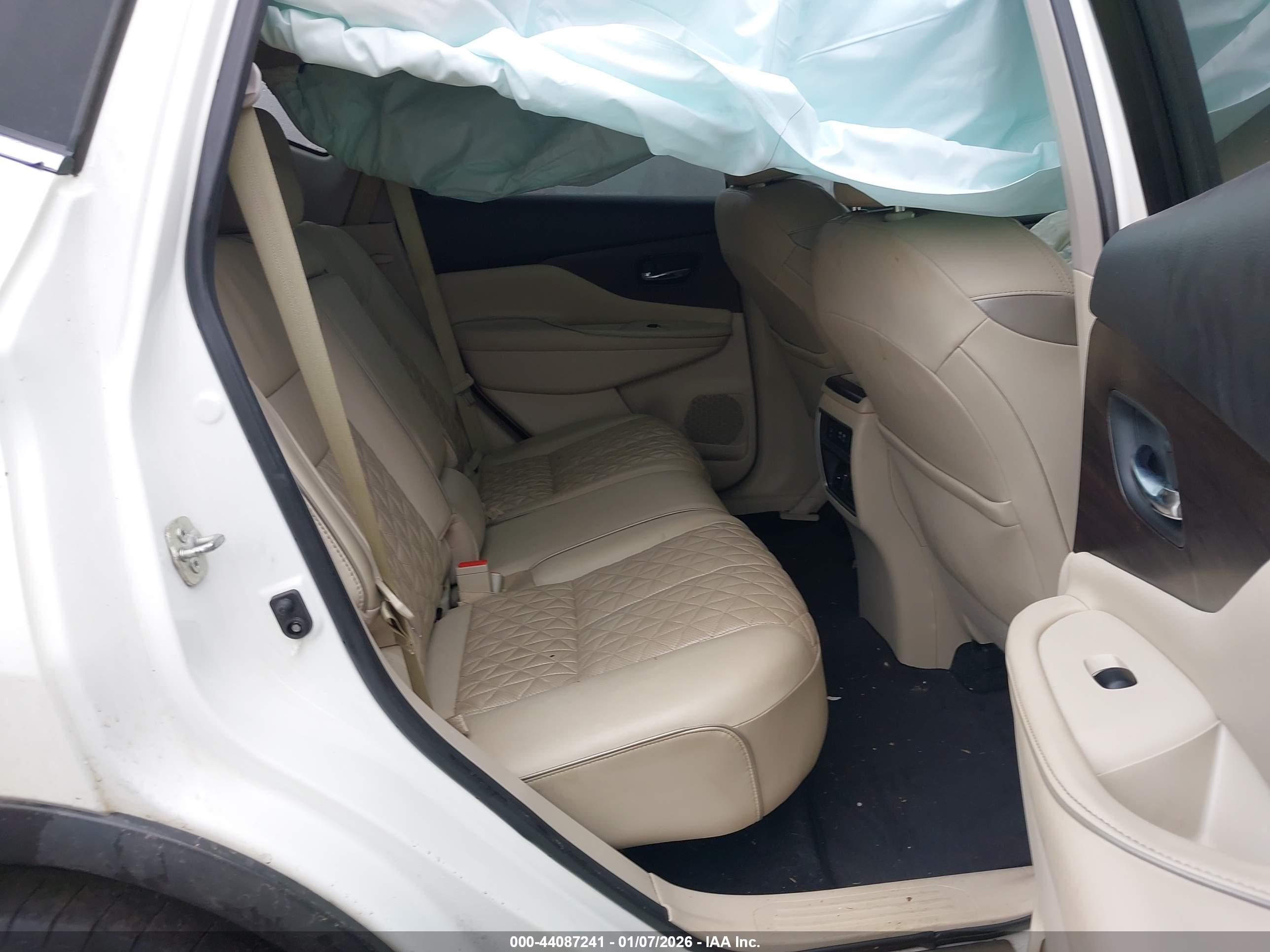 NISSAN MURANO image 8