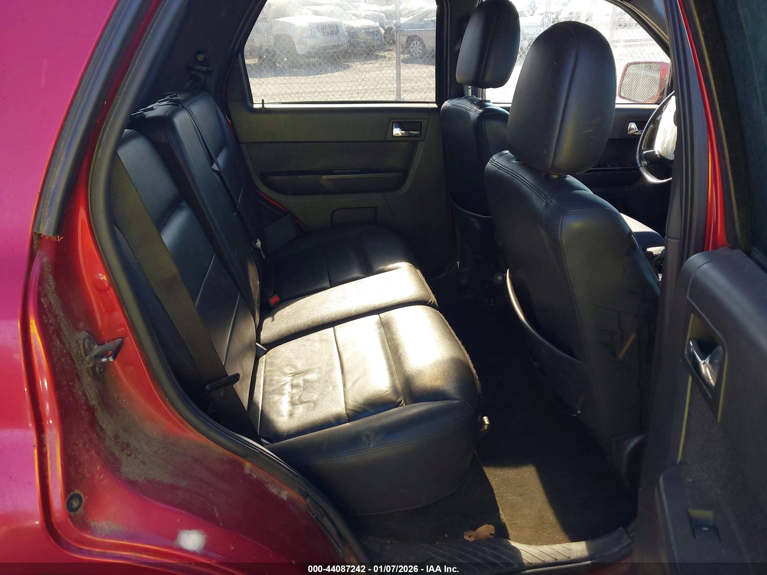 FORD ESCAPE image 8
