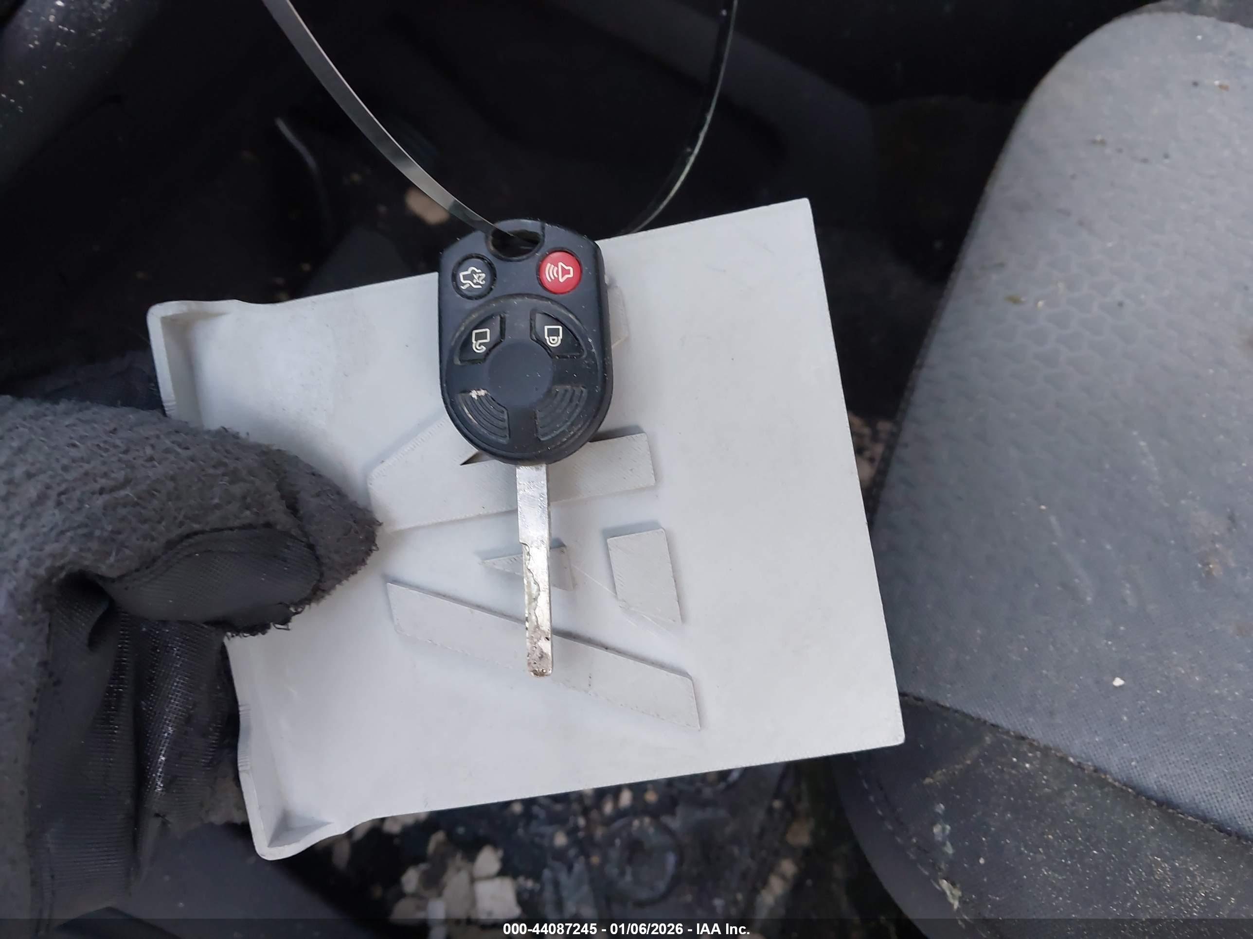 FORD ESCAPE image 11