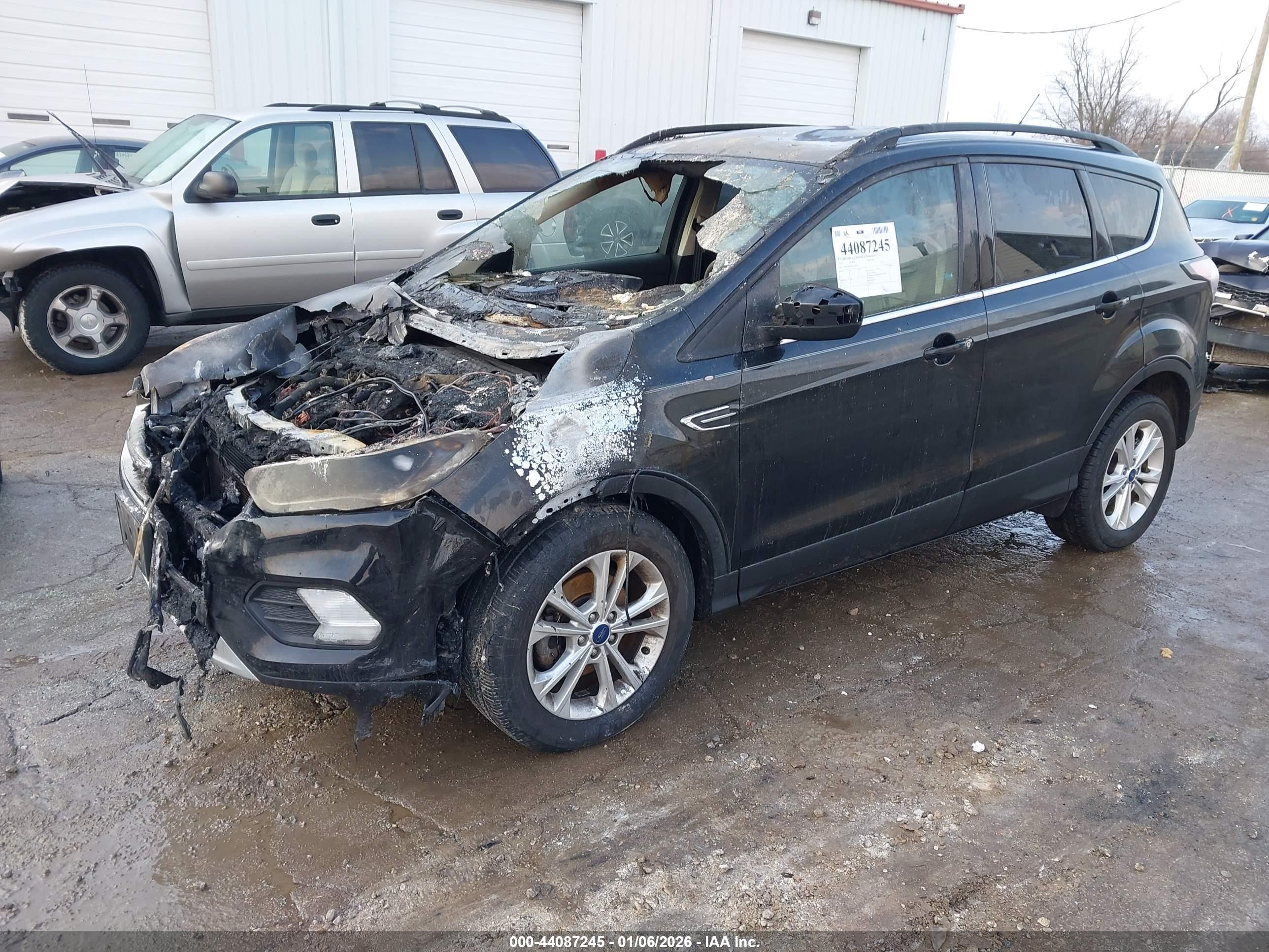 FORD ESCAPE image 2