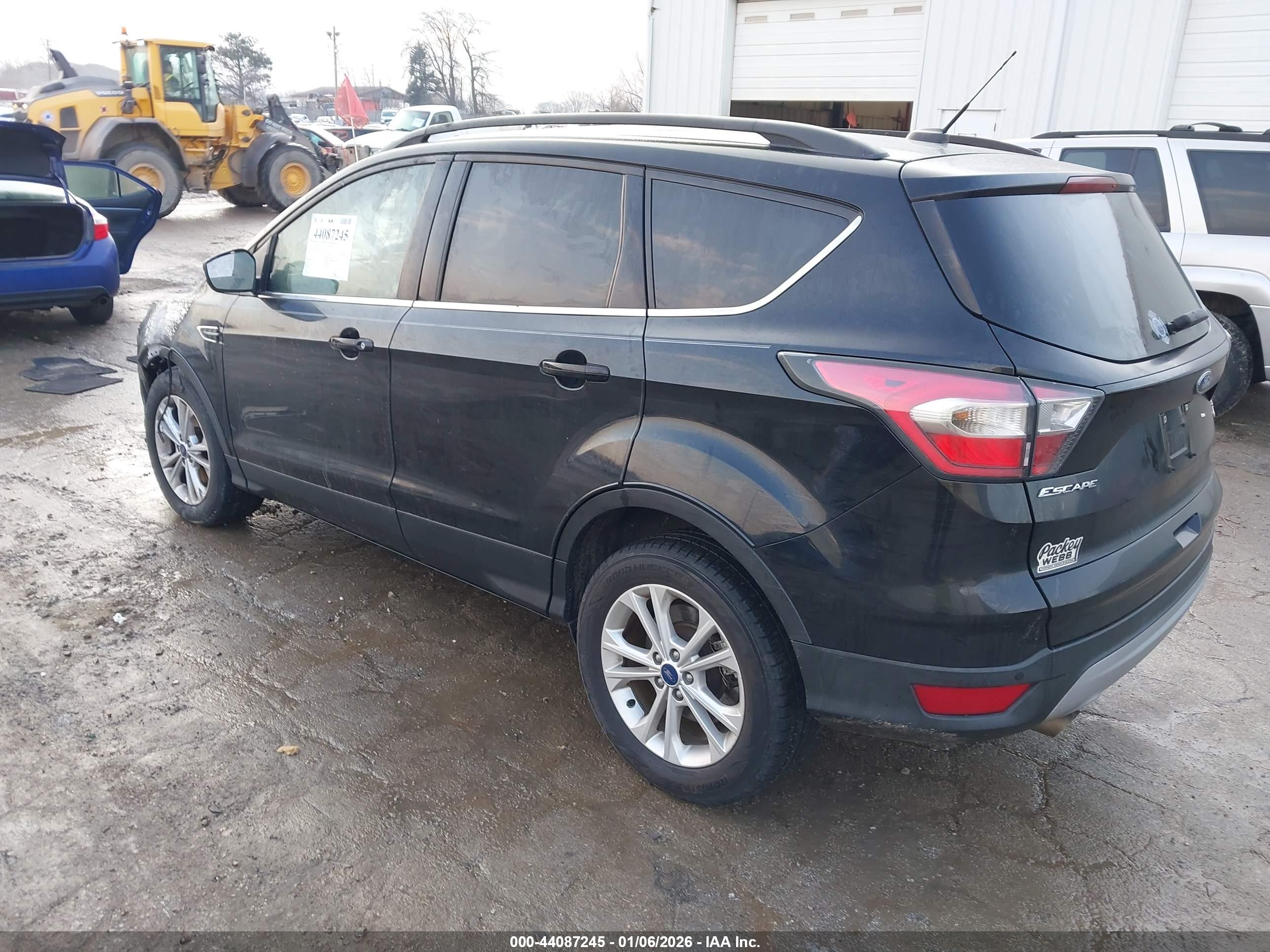 FORD ESCAPE image 3