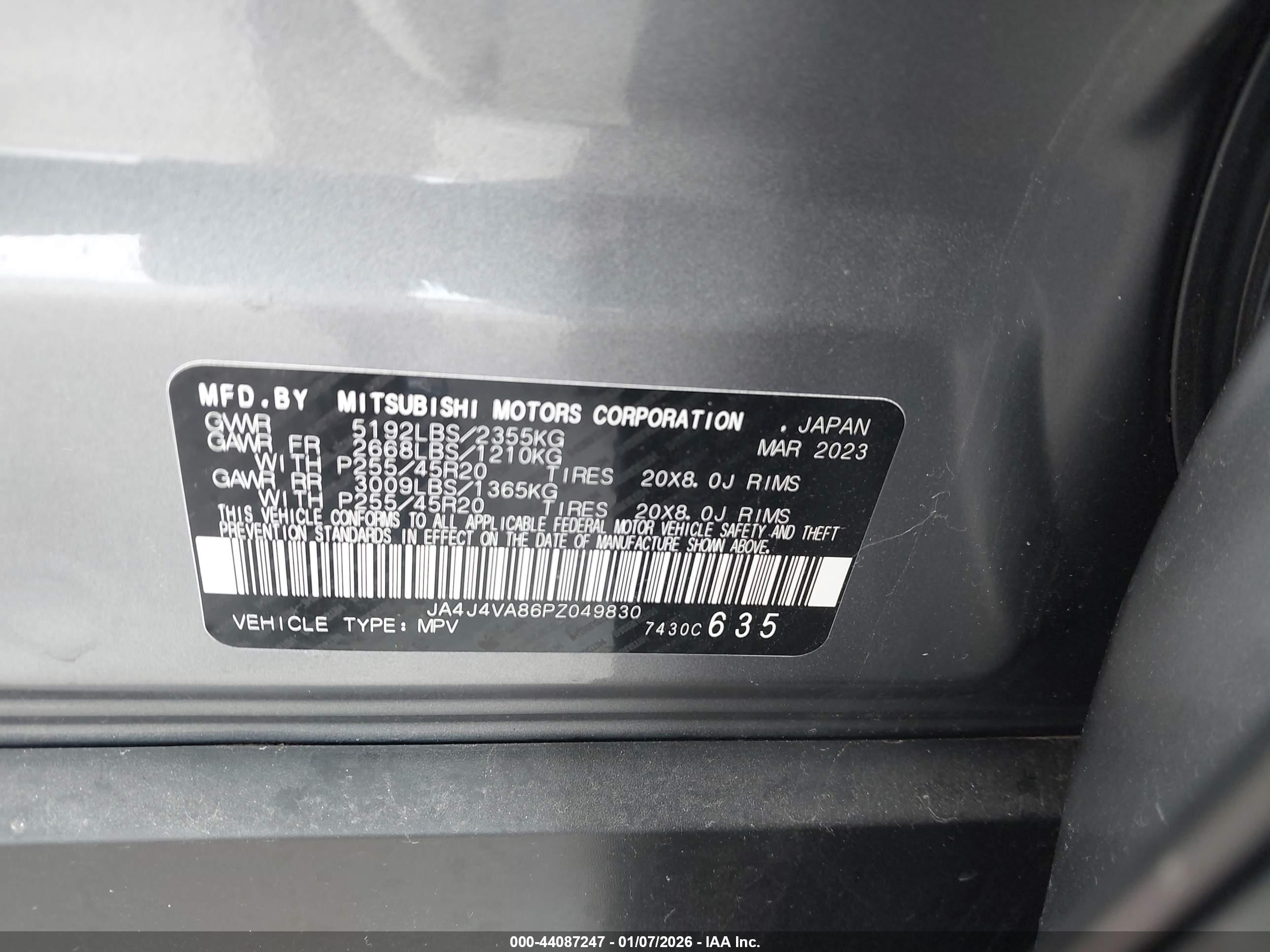 MITSUBISHI OUTLANDER image 9