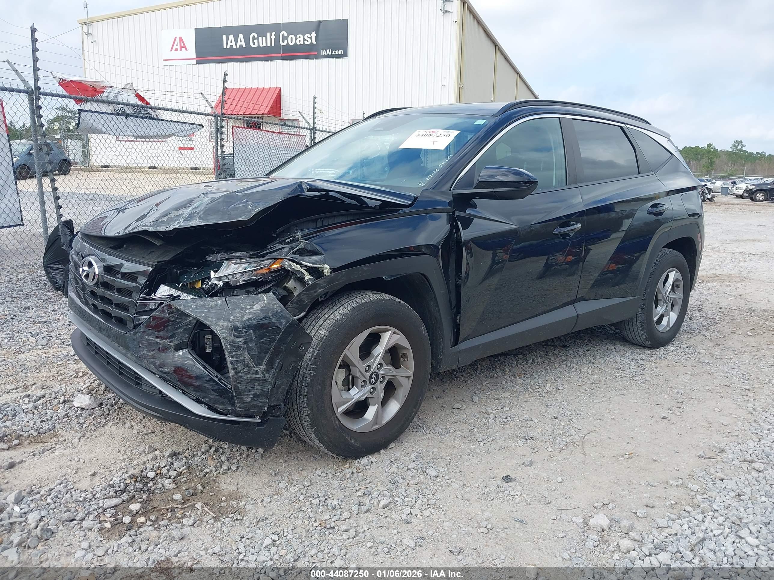 HYUNDAI TUCSON image 2