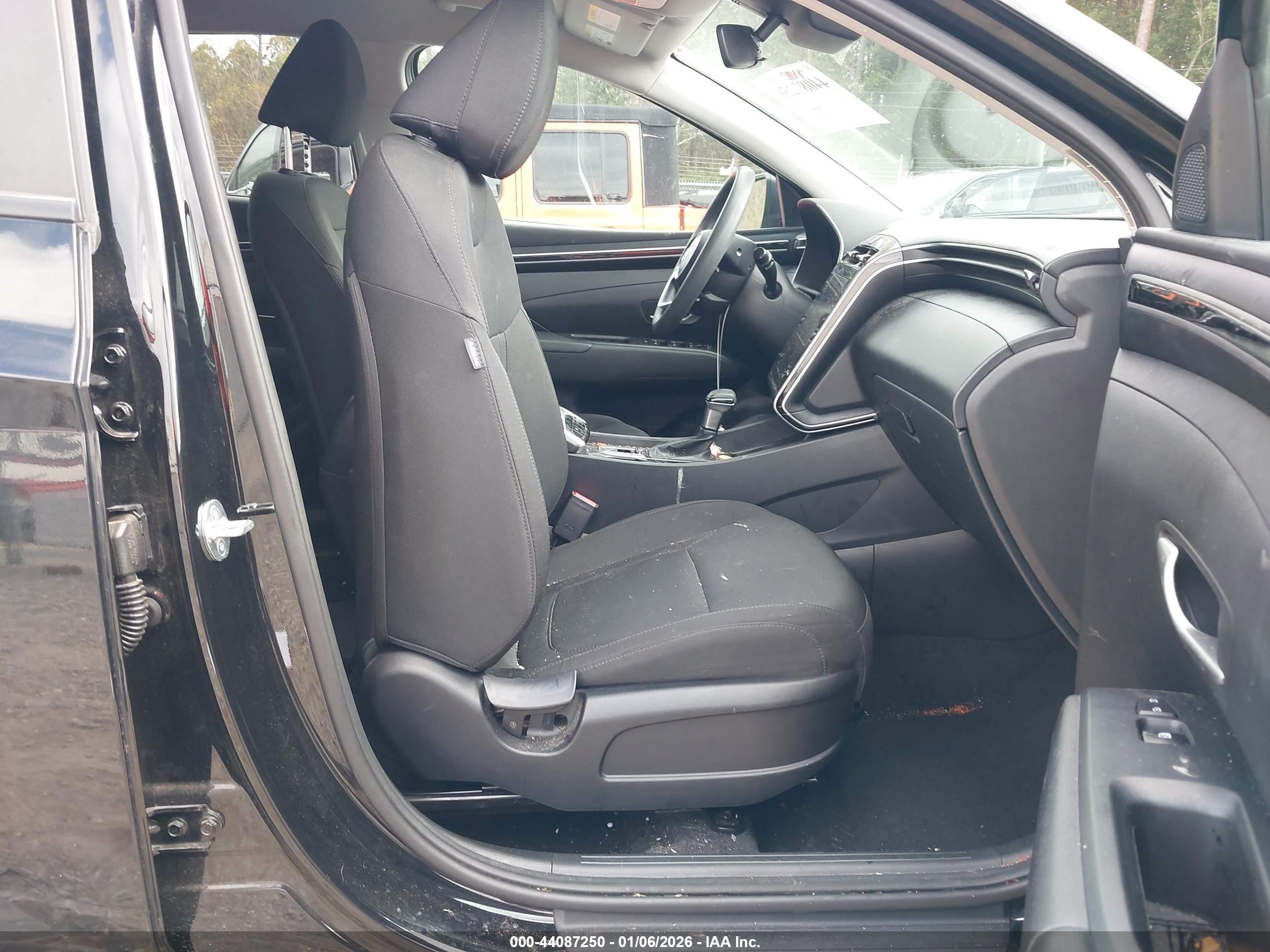 HYUNDAI TUCSON image 5