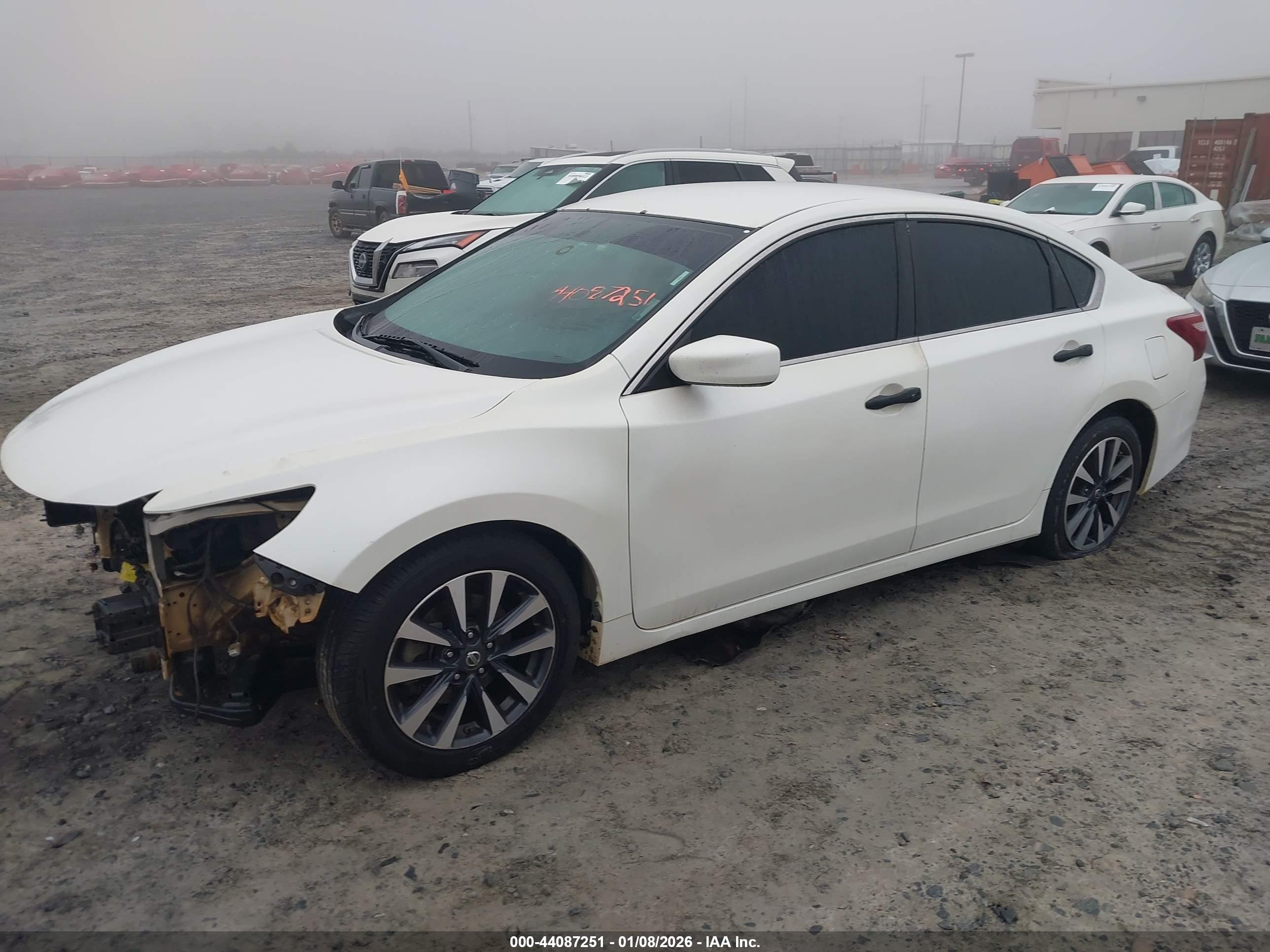 NISSAN ALTIMA image 2