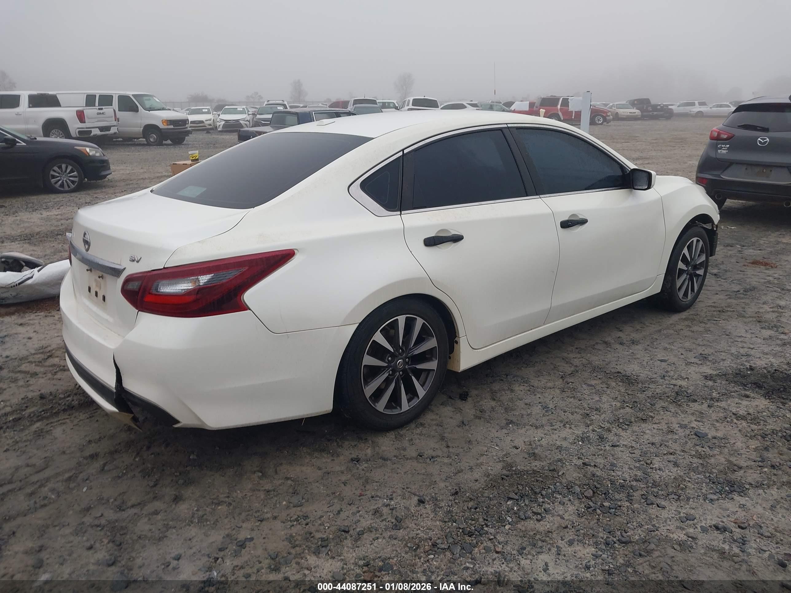 NISSAN ALTIMA image 4