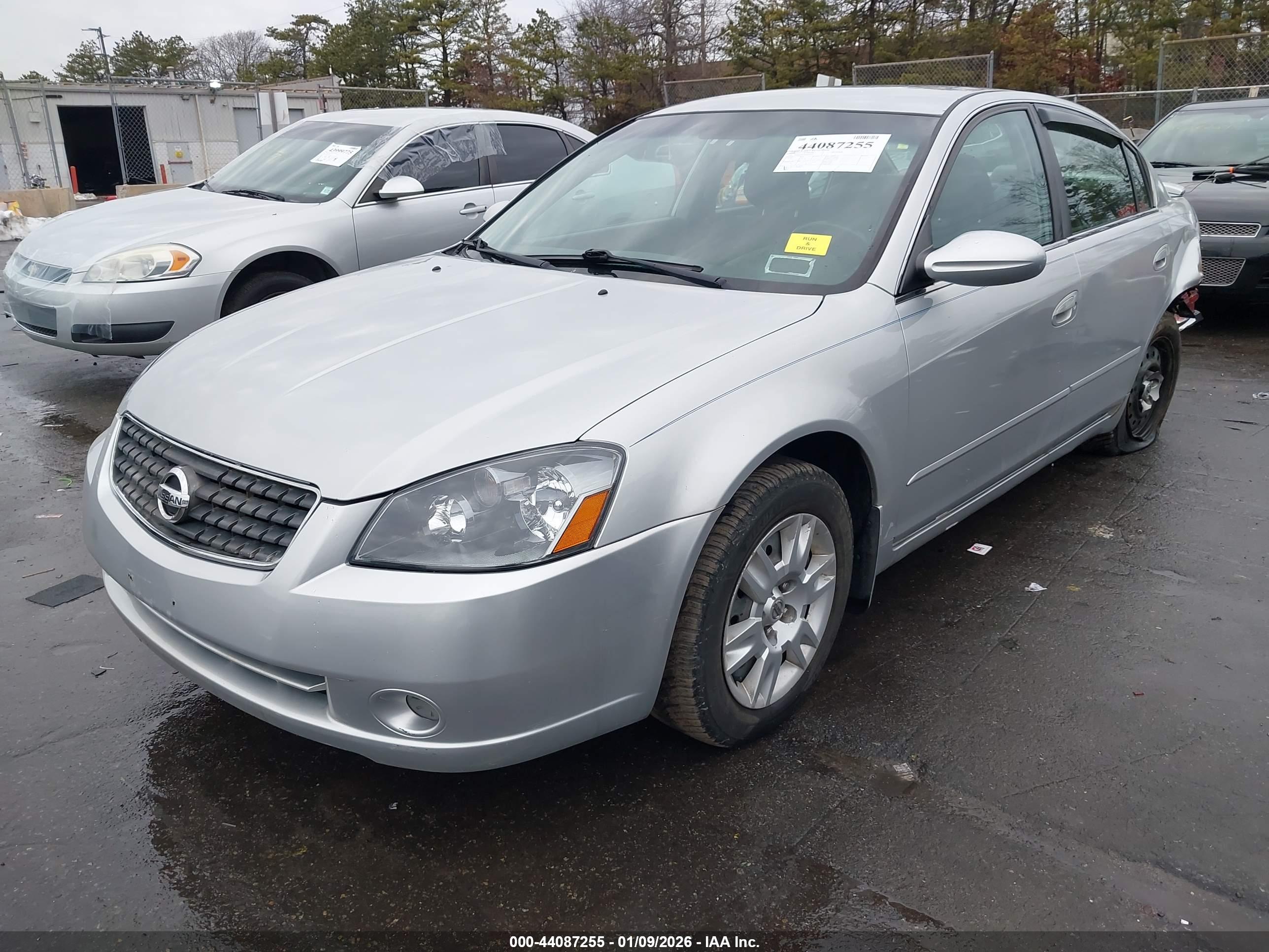 NISSAN ALTIMA image 2
