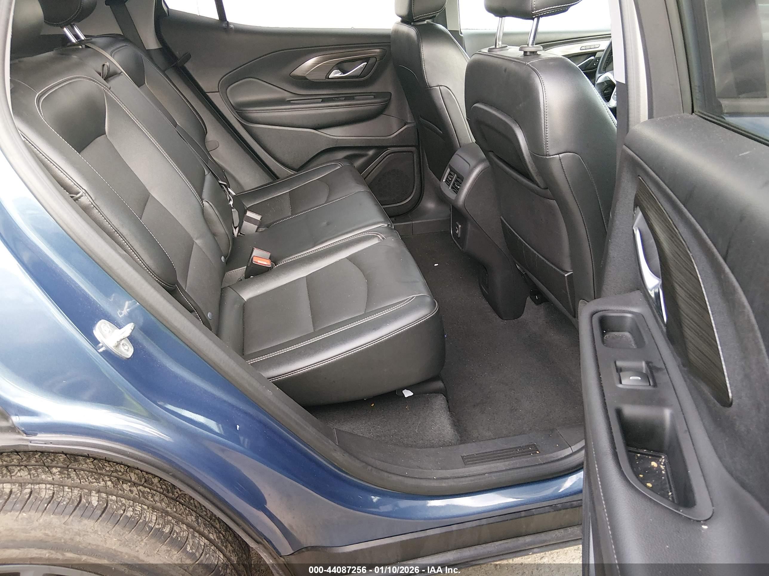 GMC TERRAIN image 8
