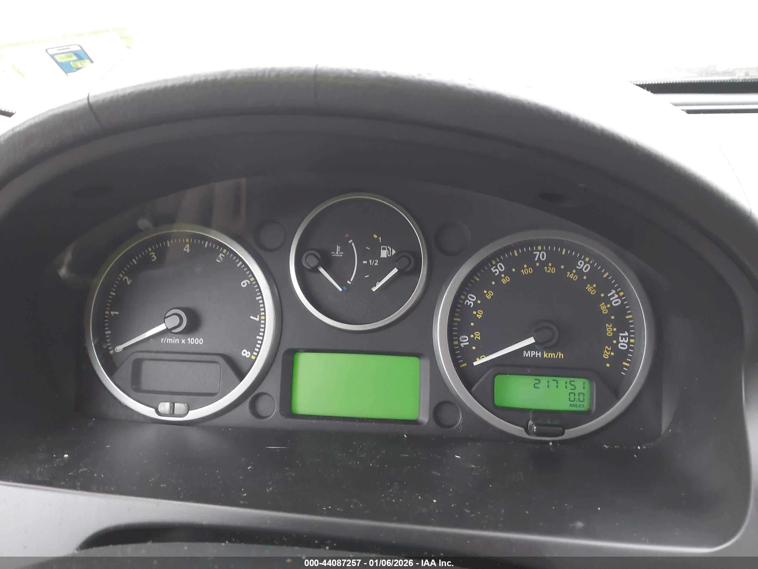 LAND ROVER image 7