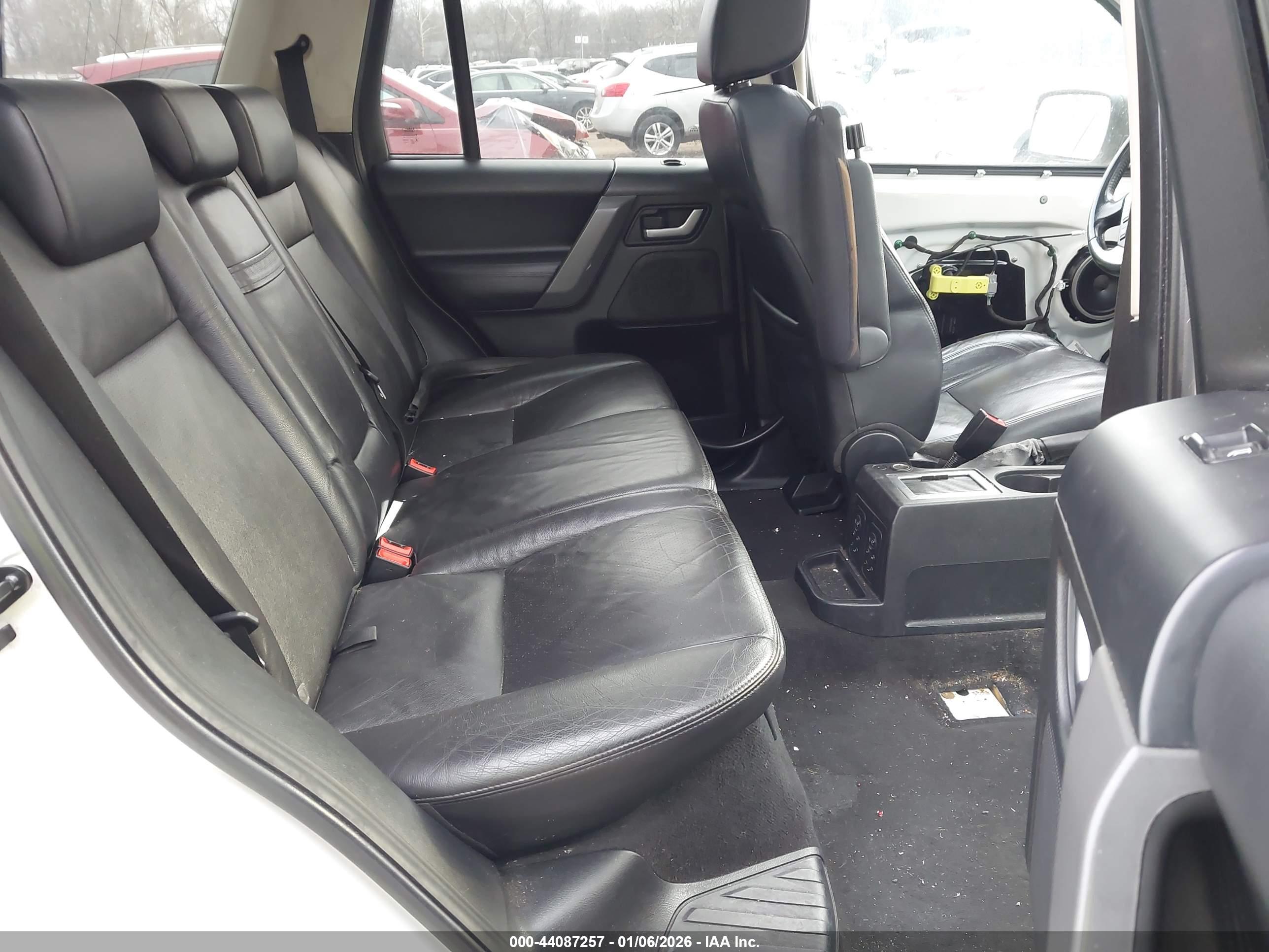 LAND ROVER image 8