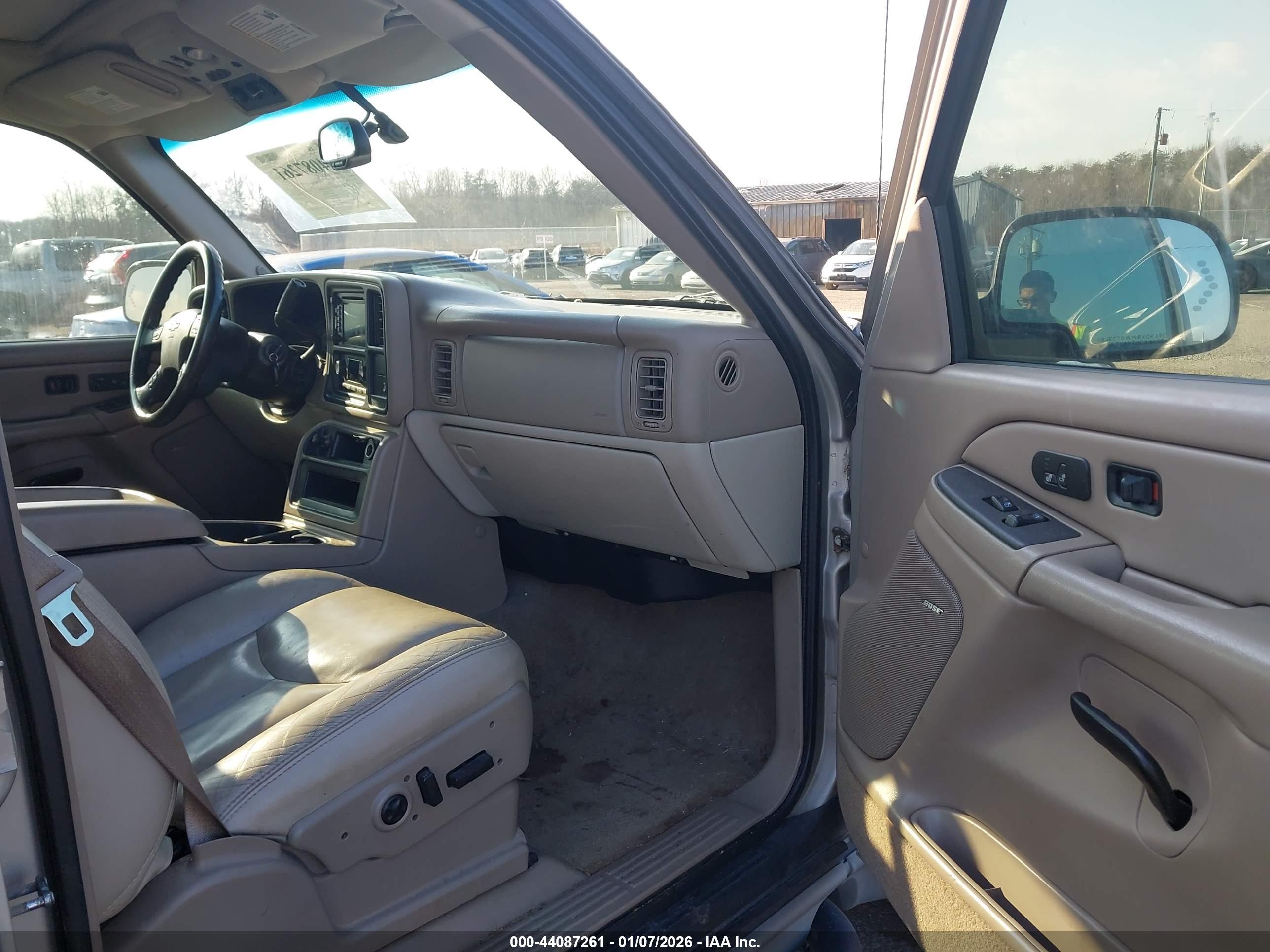 CHEVROLET TAHOE image 5