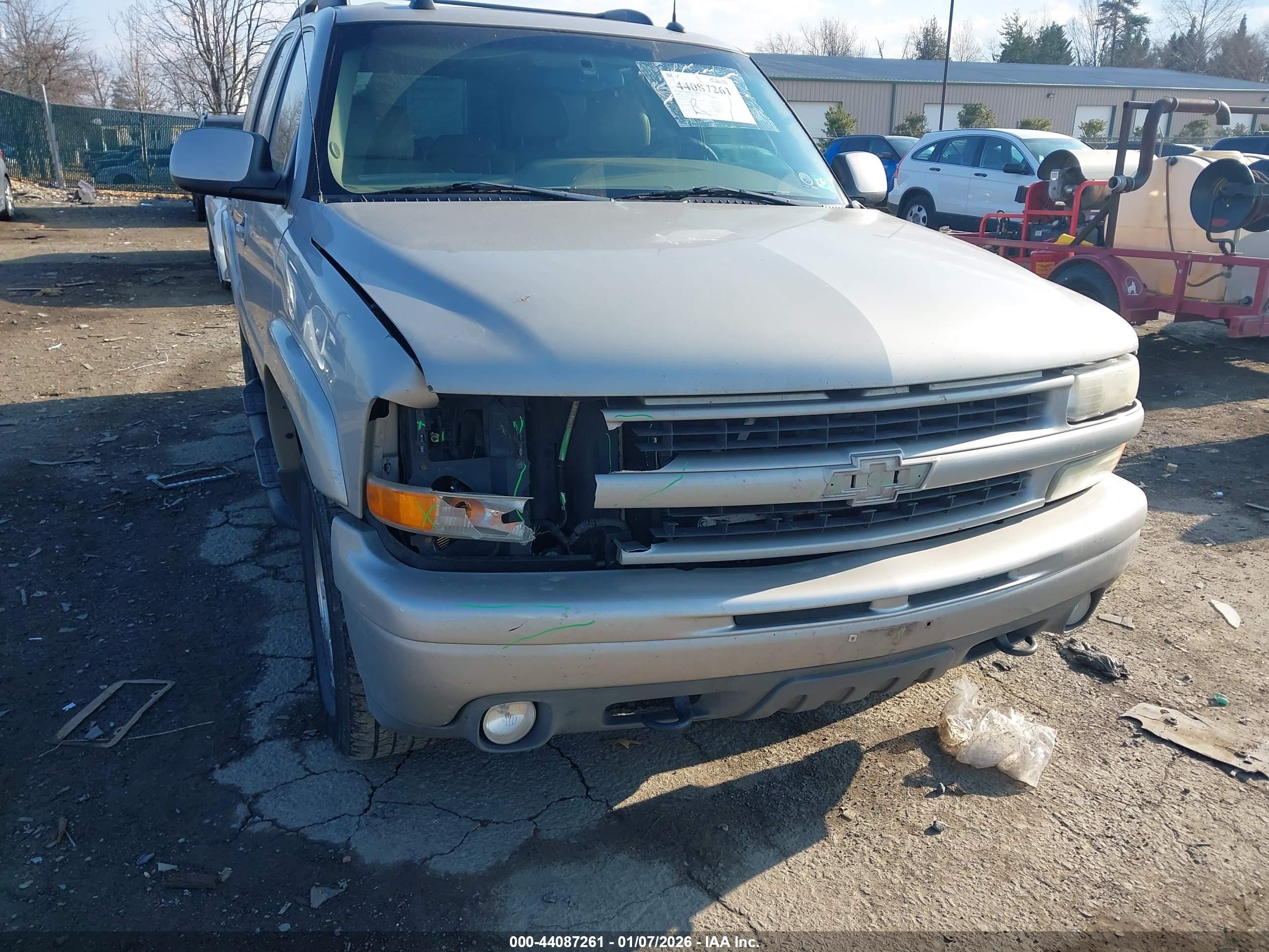 CHEVROLET TAHOE image 6