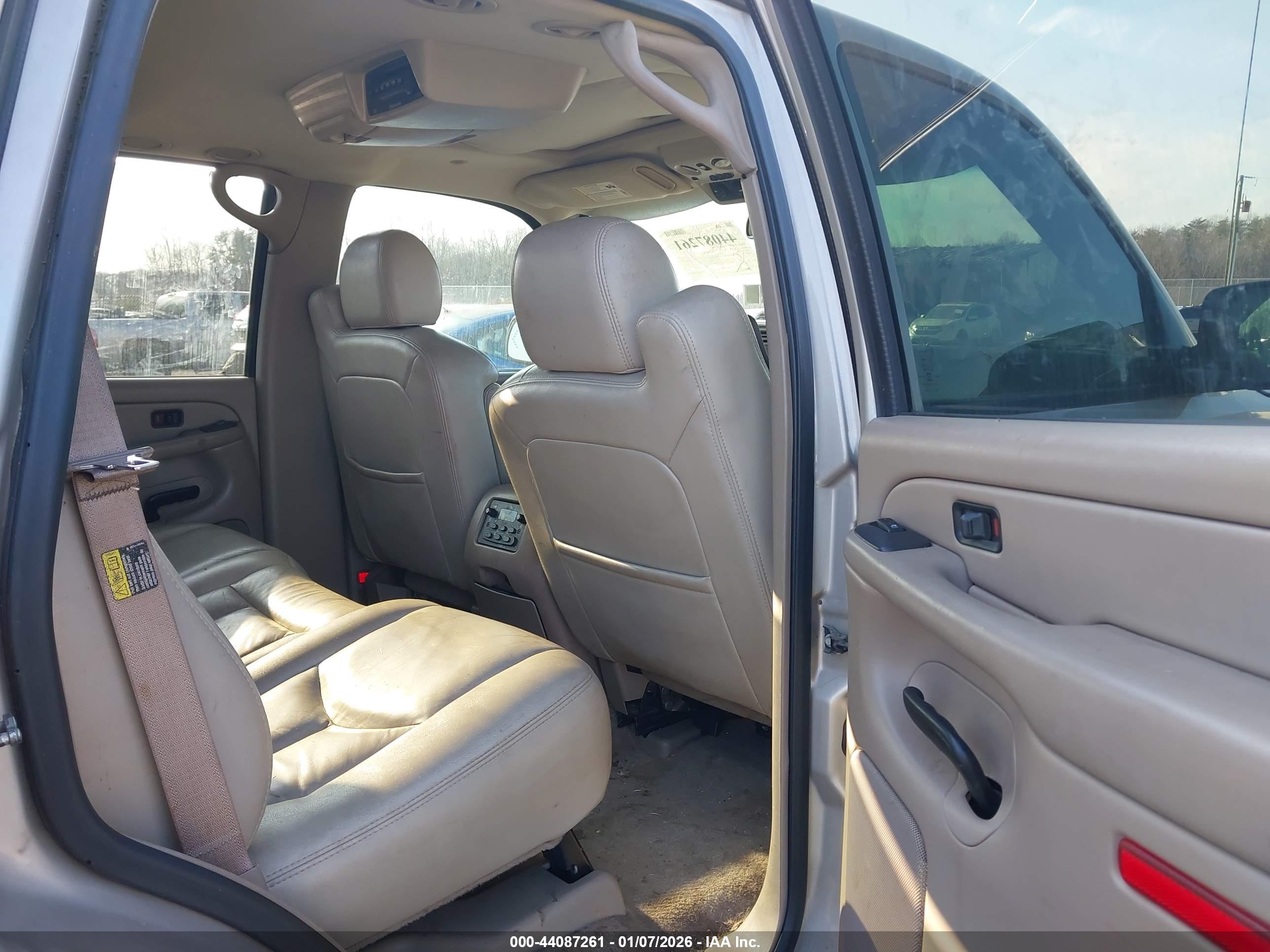 CHEVROLET TAHOE image 8