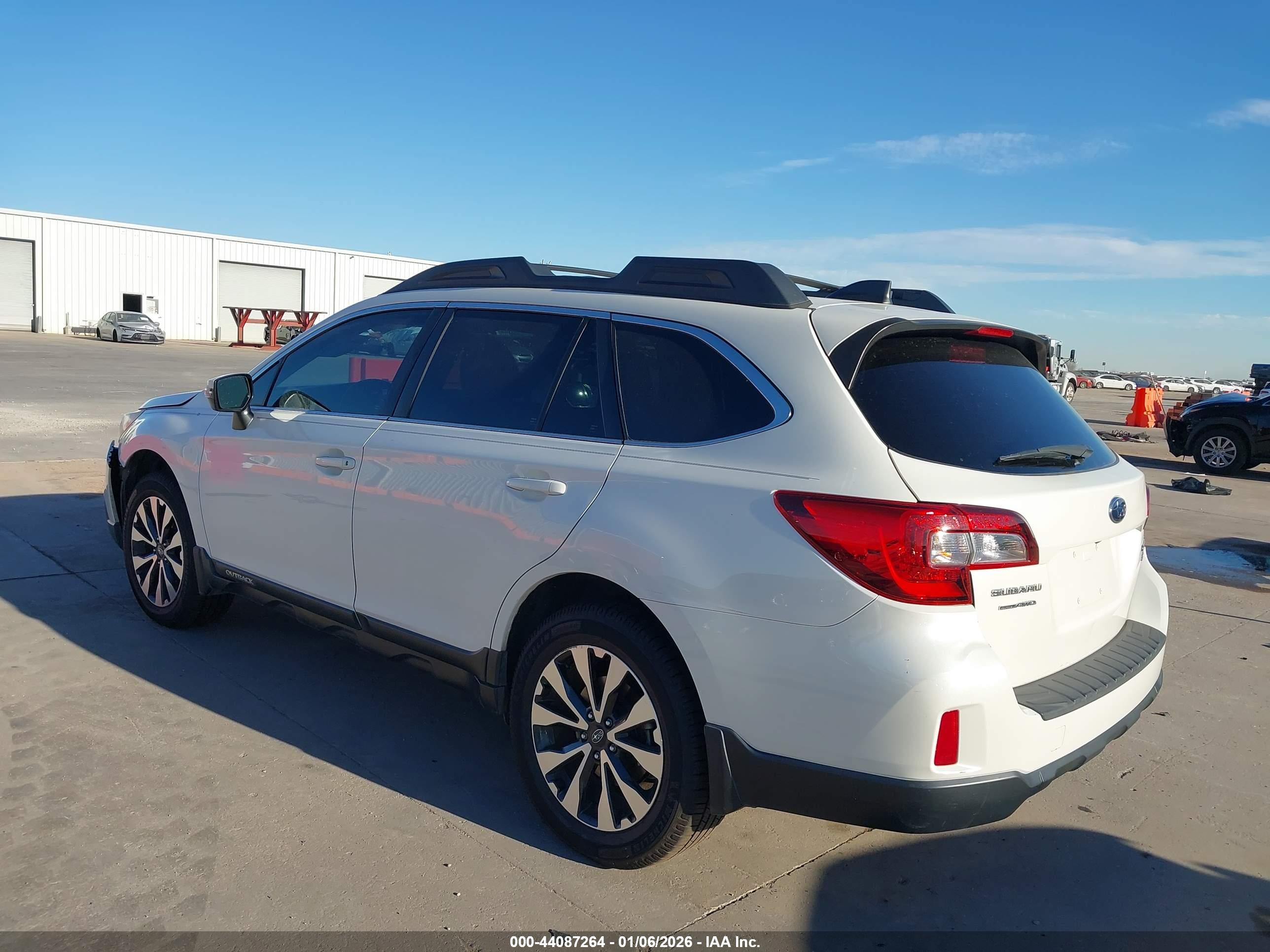 SUBARU OUTBACK image 3