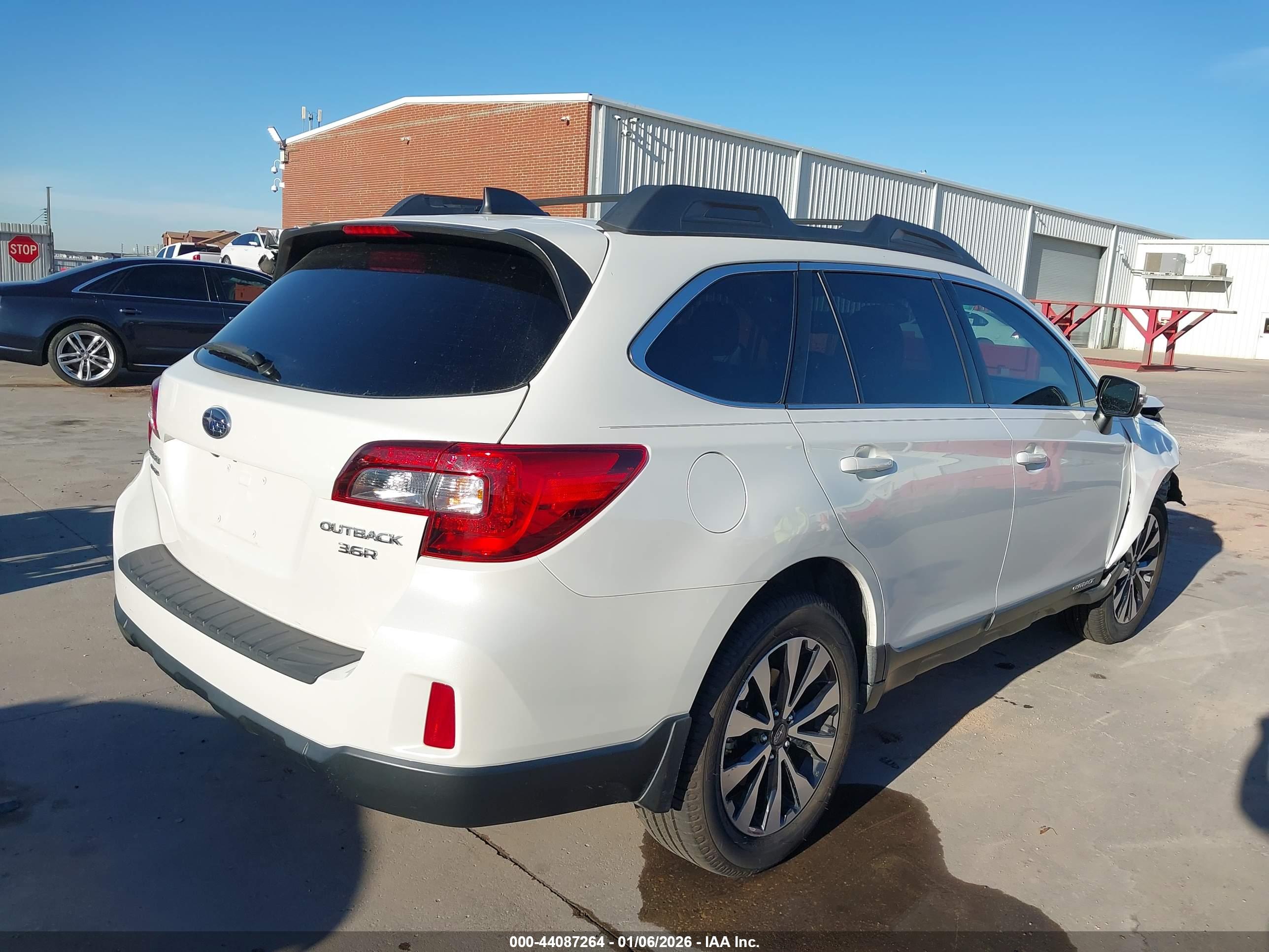SUBARU OUTBACK image 4