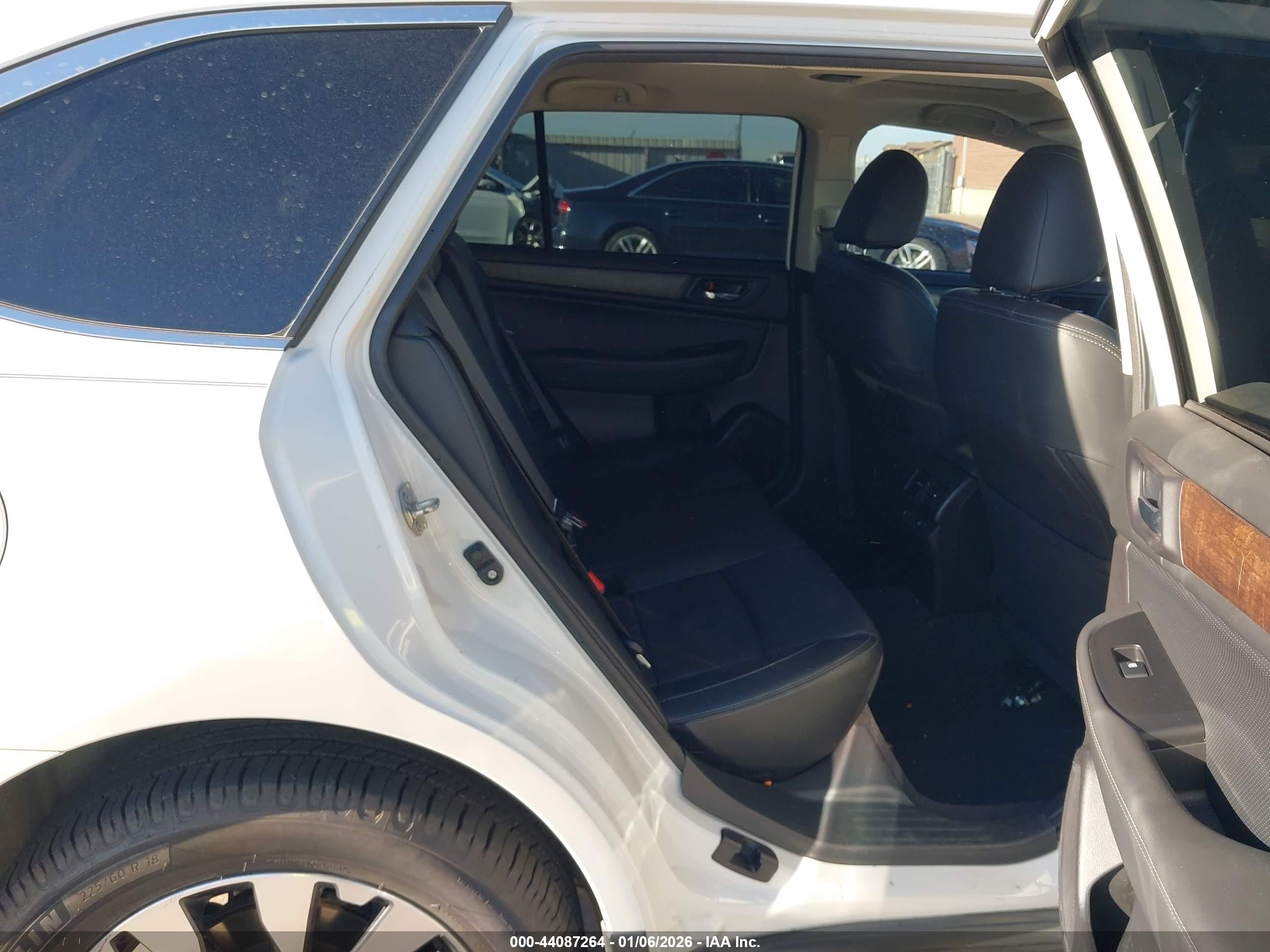 SUBARU OUTBACK image 8