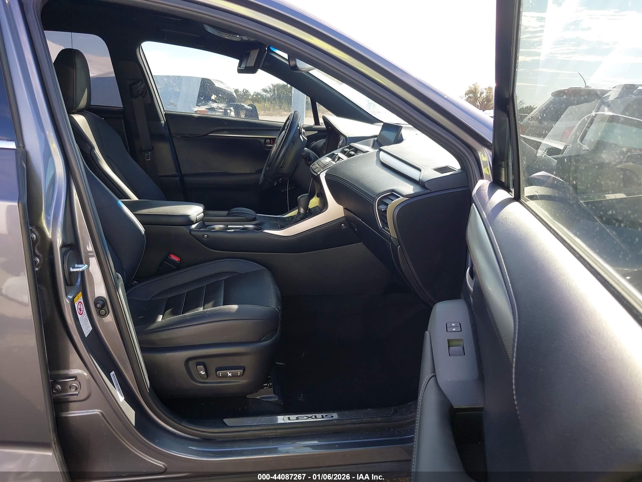 LEXUS NX image 5