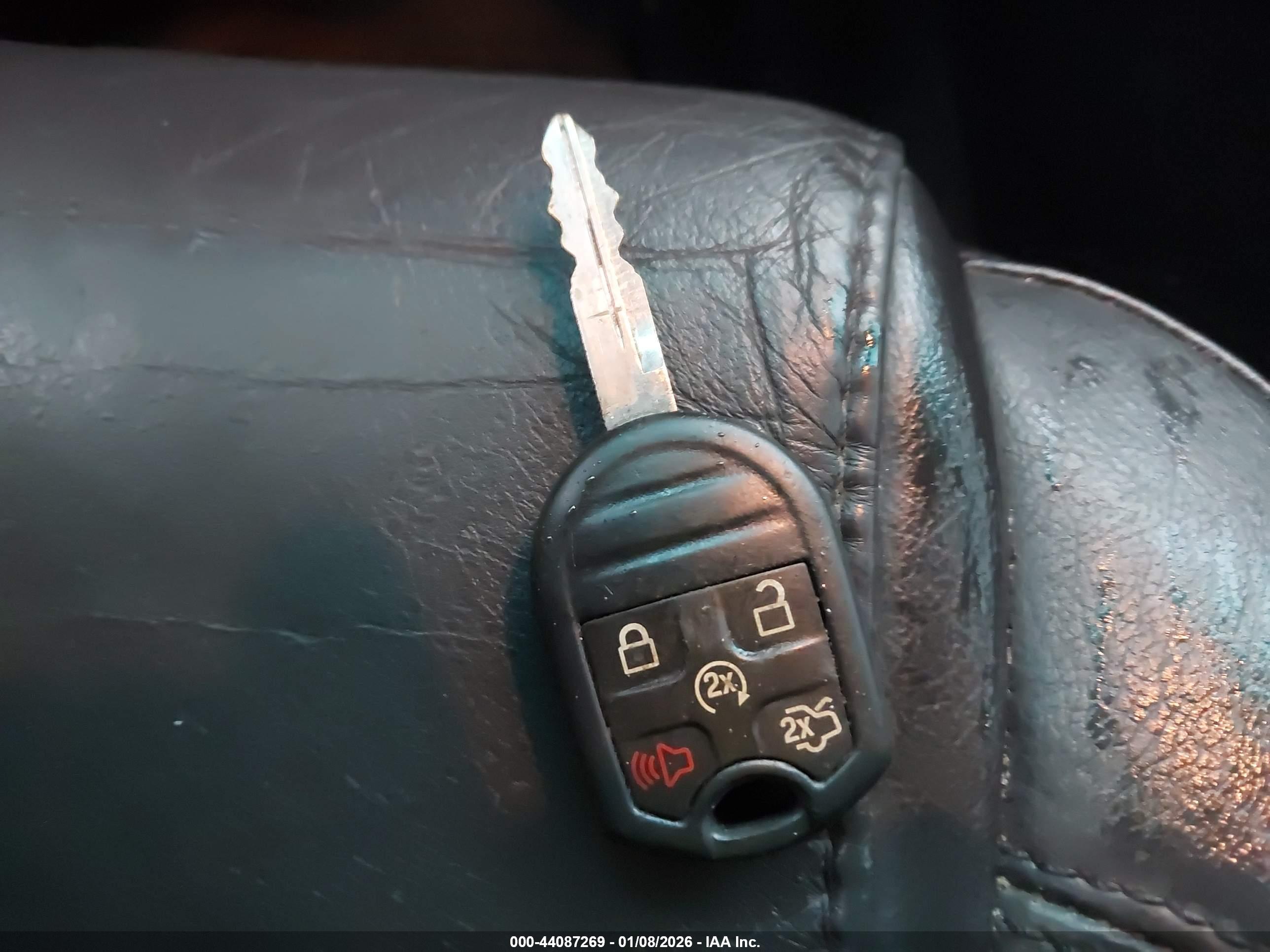 FORD EXPLORER image 11