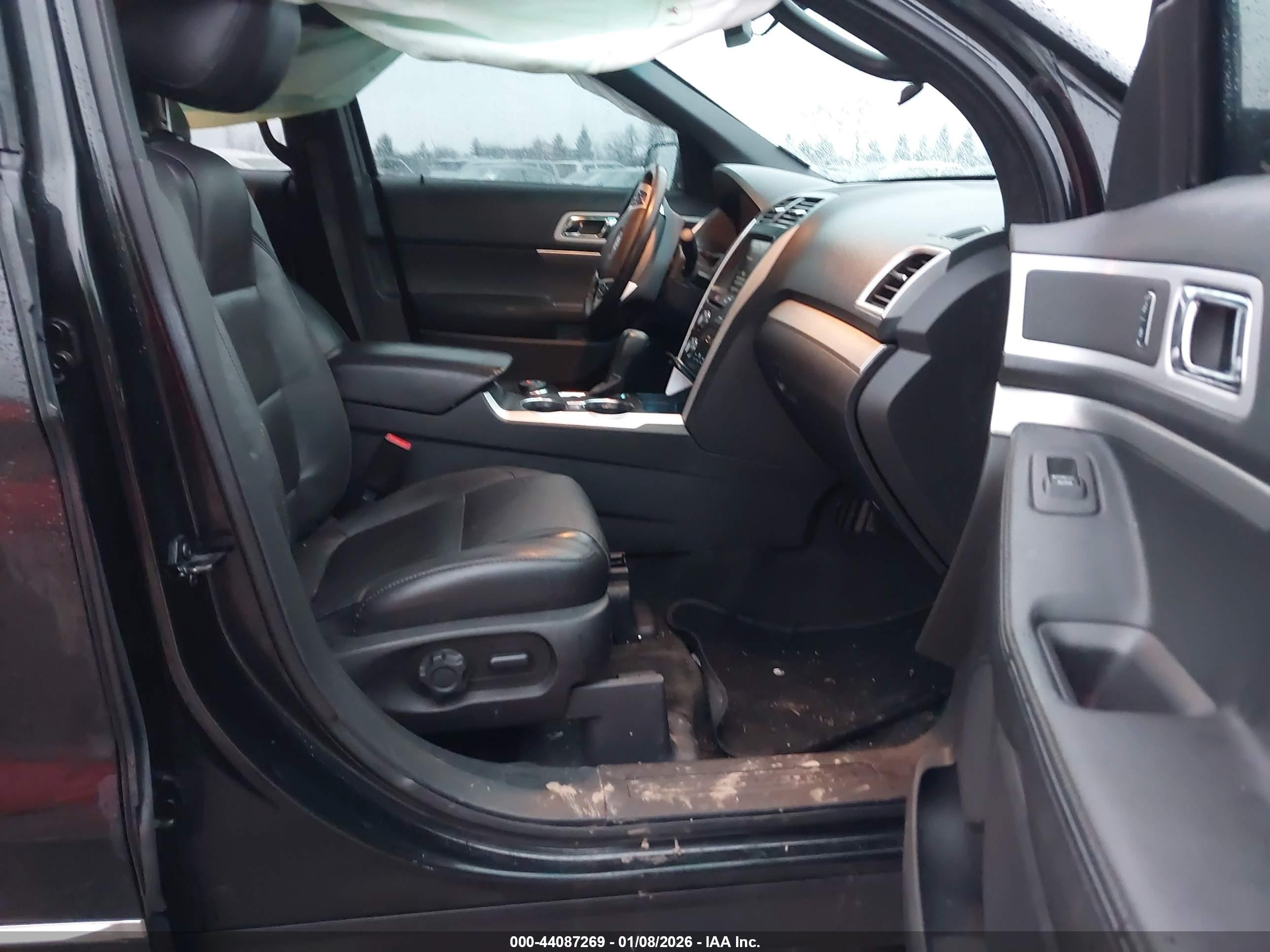 FORD EXPLORER image 5