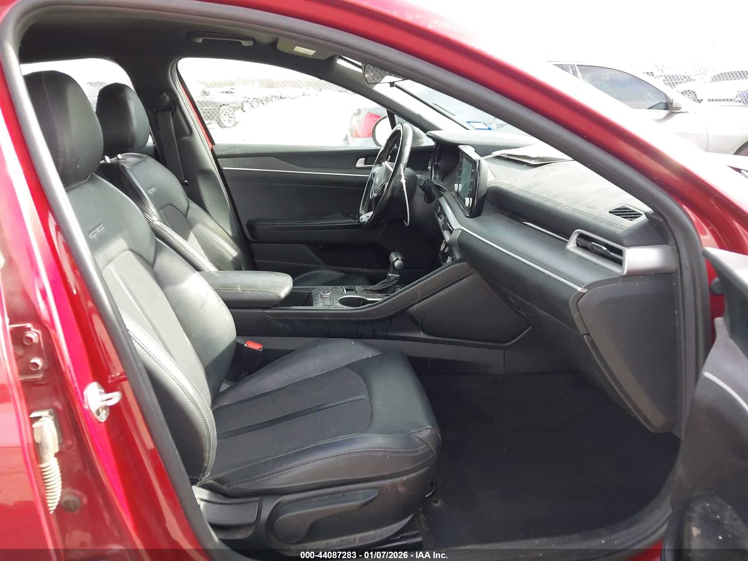 KIA K5 image 5
