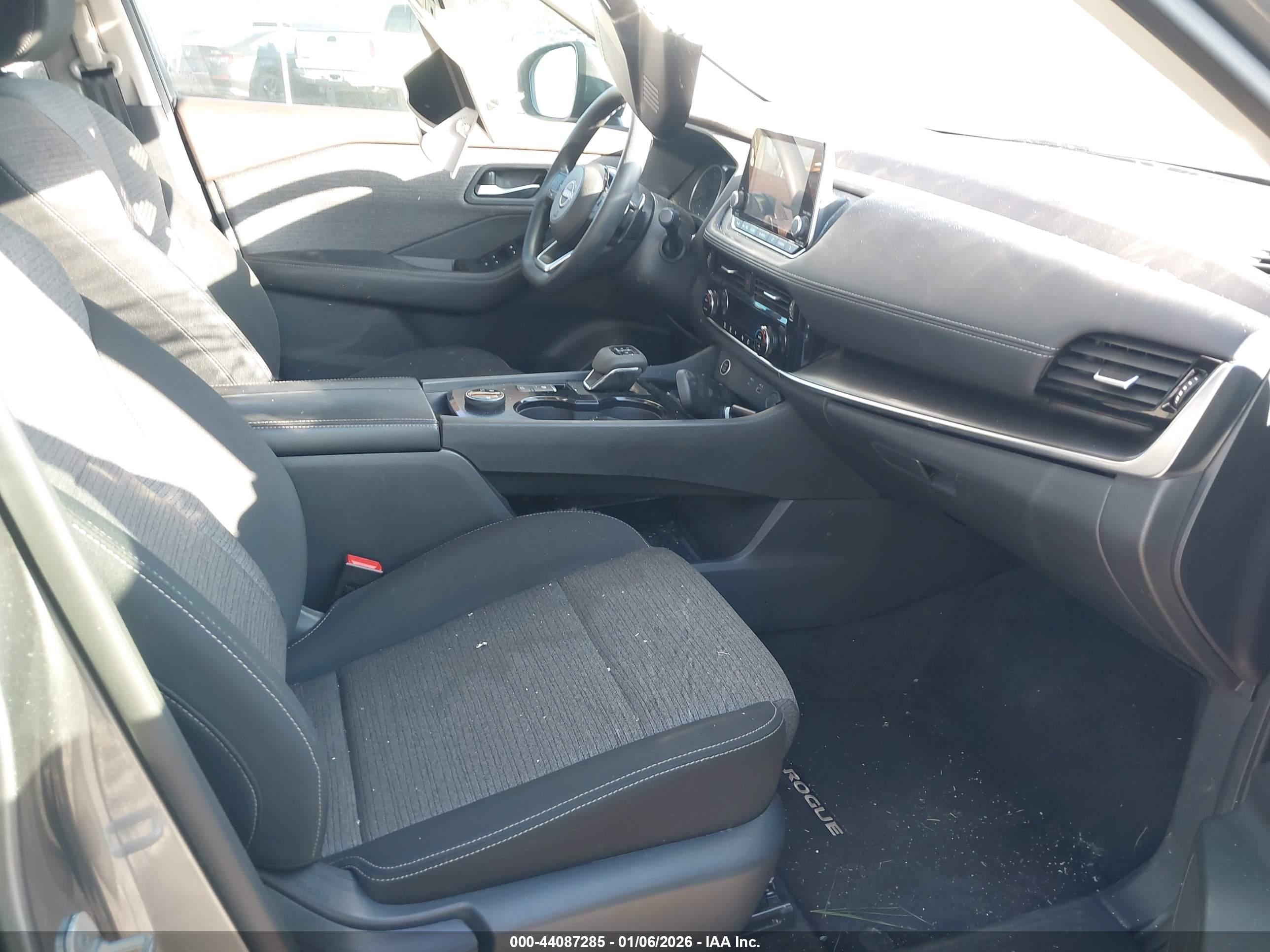 NISSAN ROGUE image 5