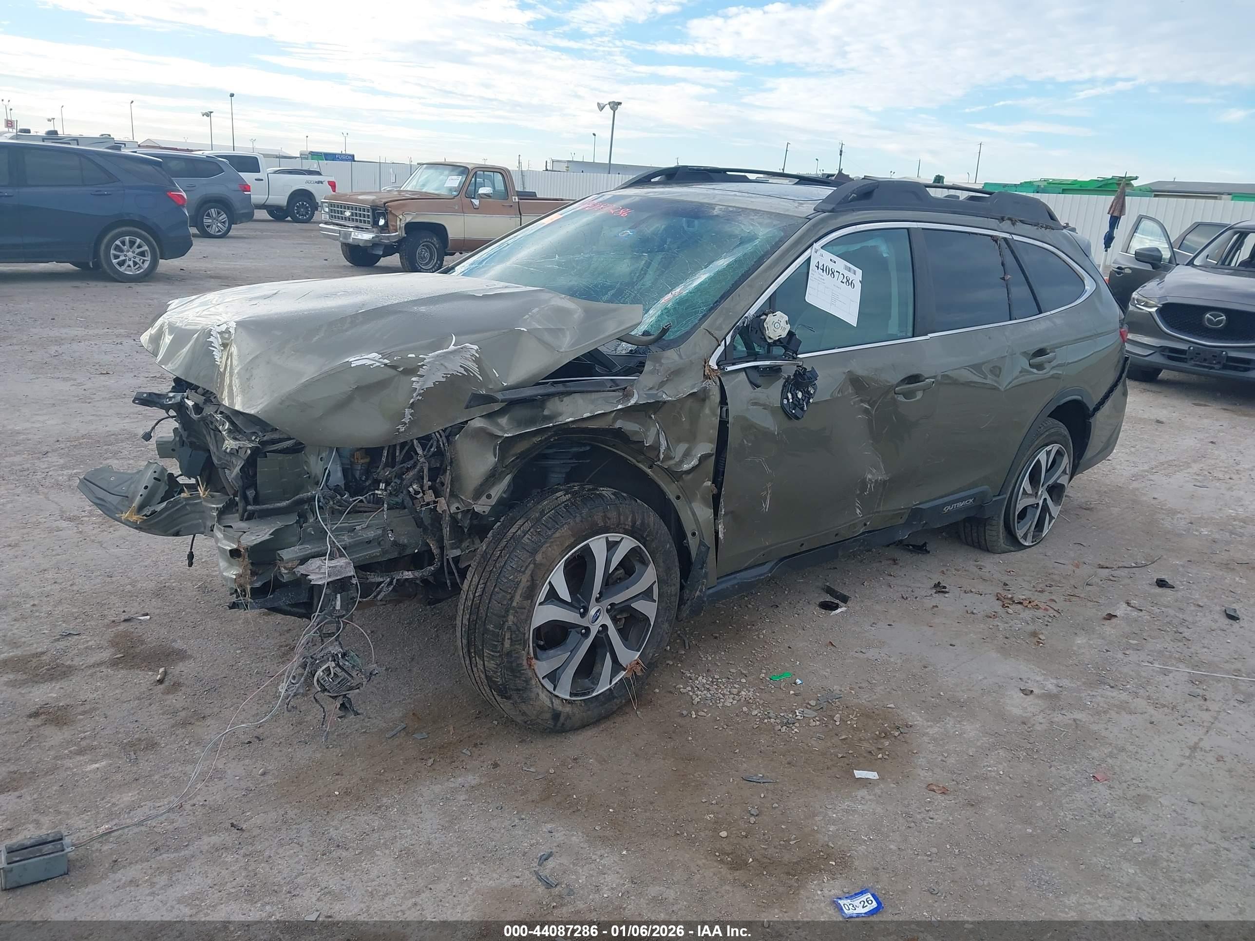 SUBARU OUTBACK image 2