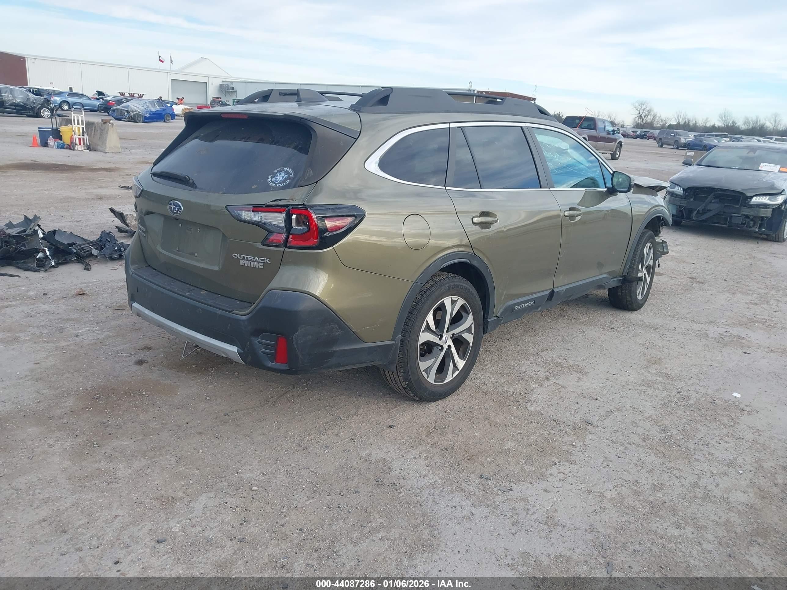SUBARU OUTBACK image 4
