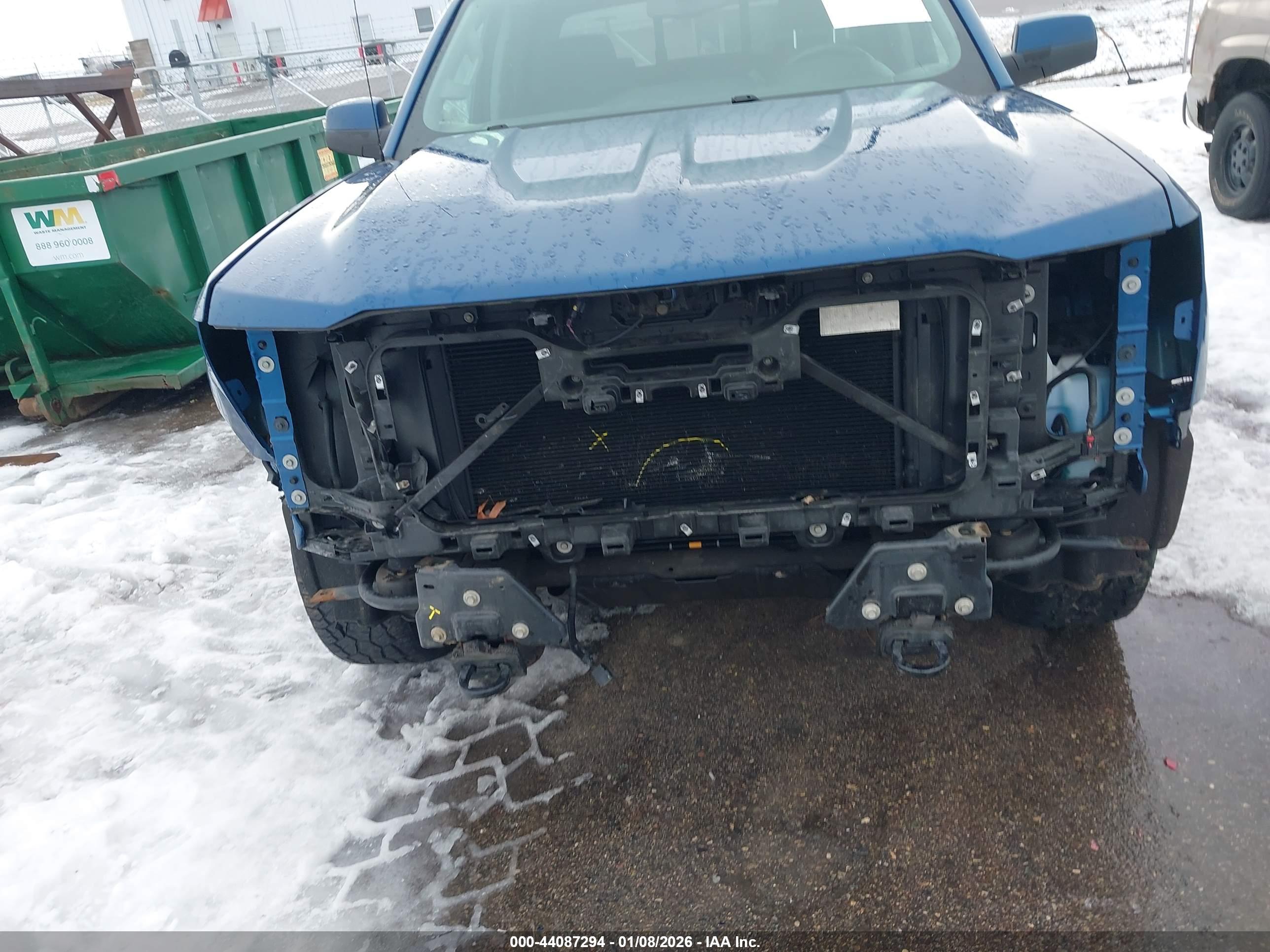 CHEVROLET SILVERADO image 6