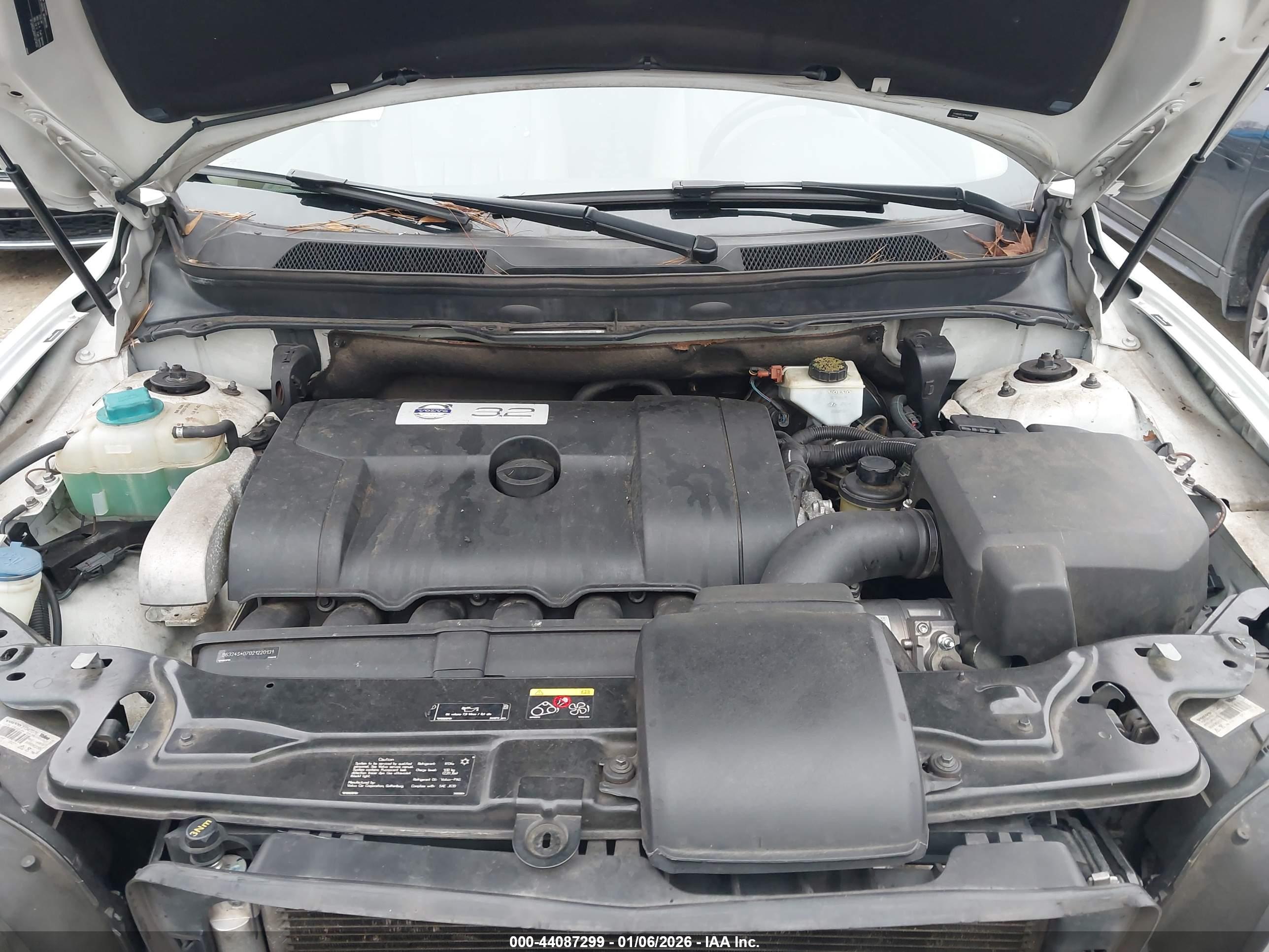 VOLVO XC90 image 10